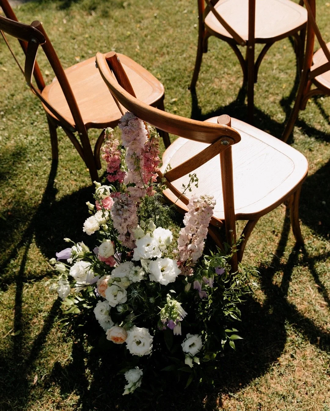 L&amp;M 🤍
Photo @wixana
Muah @erusinka 
Decor @madelaine_wedding_event_design 
Venue @bitter_house_weddings_events 
DJ @dj.jaype 
Dress @cler.sk 
Suit @justin_paukin