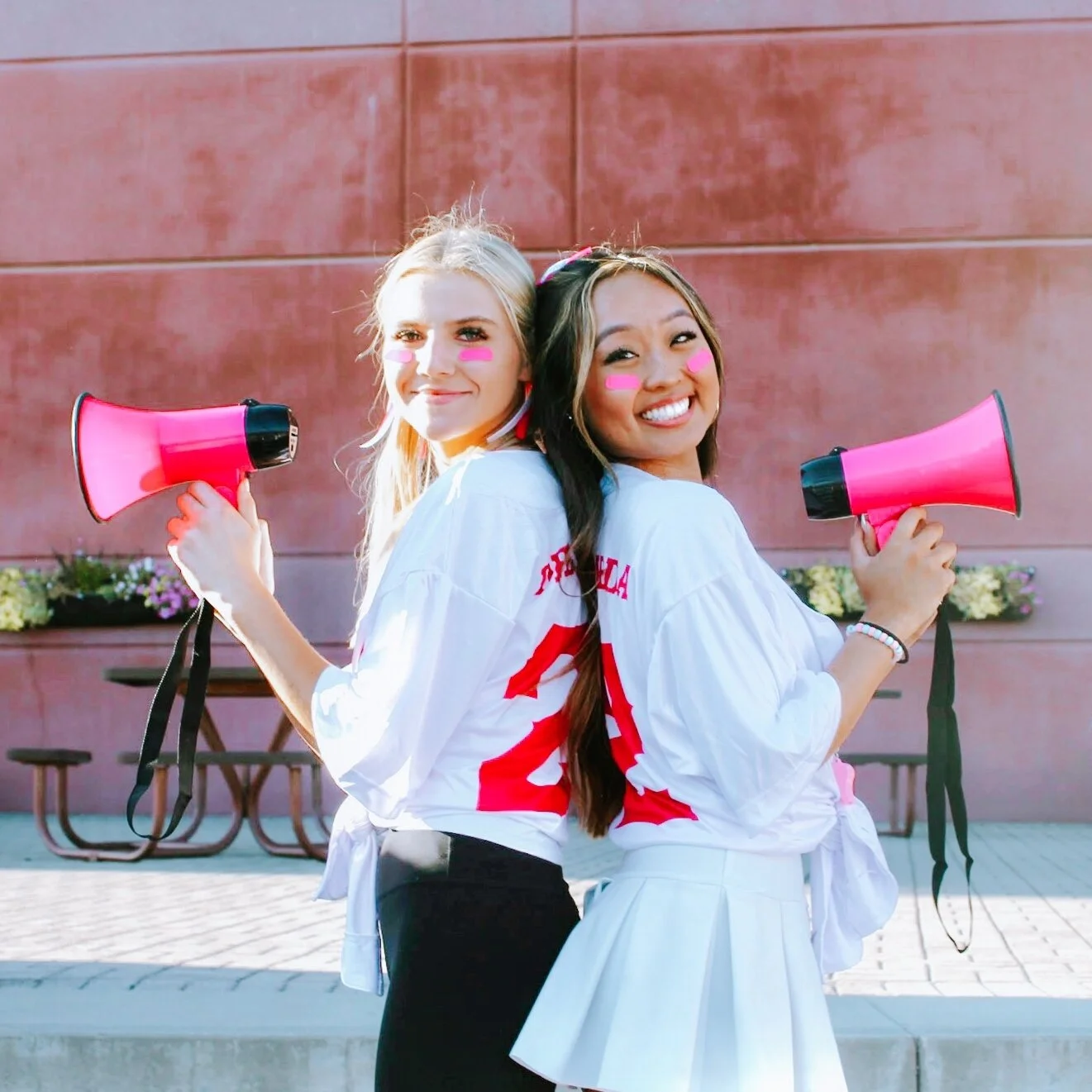 Batter up- team Chi O is ready to knock it out of the park! We're in the major league of friendship and fun! ⚾️🦉❤️⁠
⁠
Who is your Chi Omega teammate that you can always call or text?
