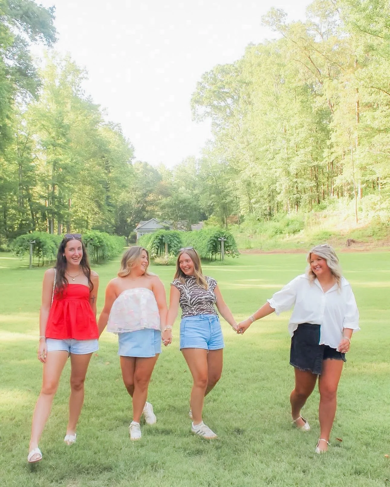 #MENTALHEALTHMONDAY make time this week for the little things that bring big joy!
&nbsp;
If you&rsquo;re in need of a pick-me-up, visit the Training &amp; Resource Center for mental health resources offered by Chi Omega 🤍