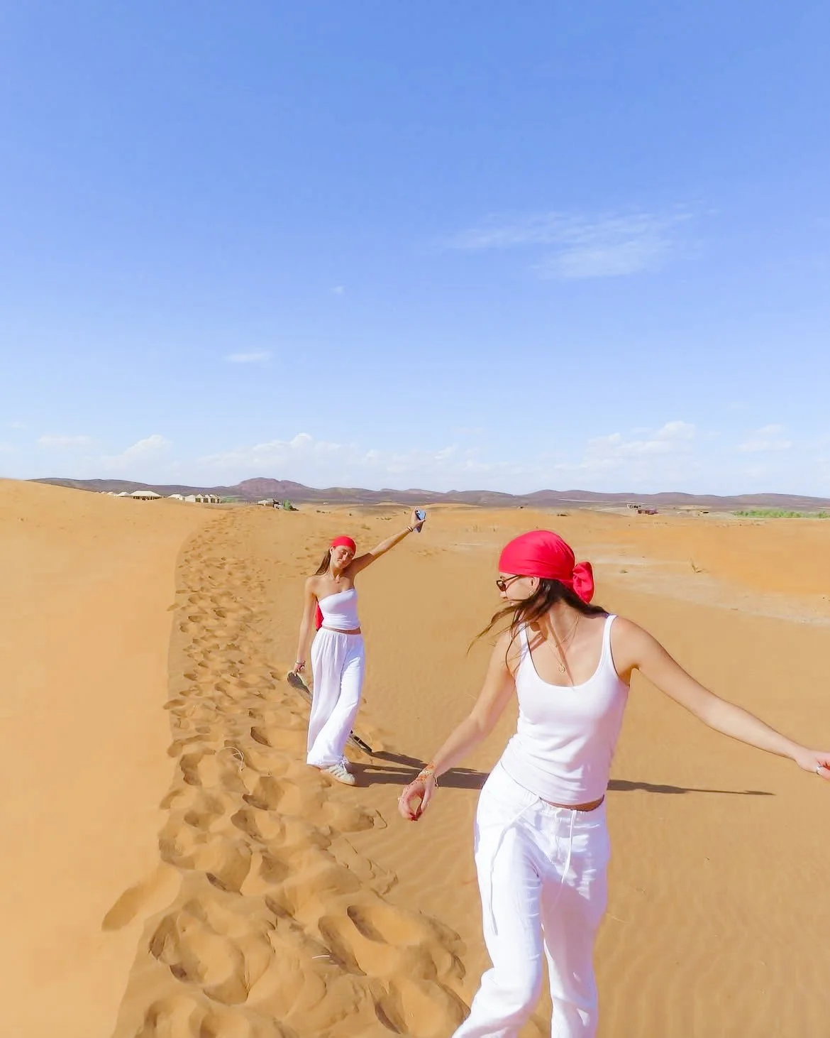 To all of our Sisters who studied abroad this semester, welcome home! Tag a Sister you're glad is back in the States 🛩️