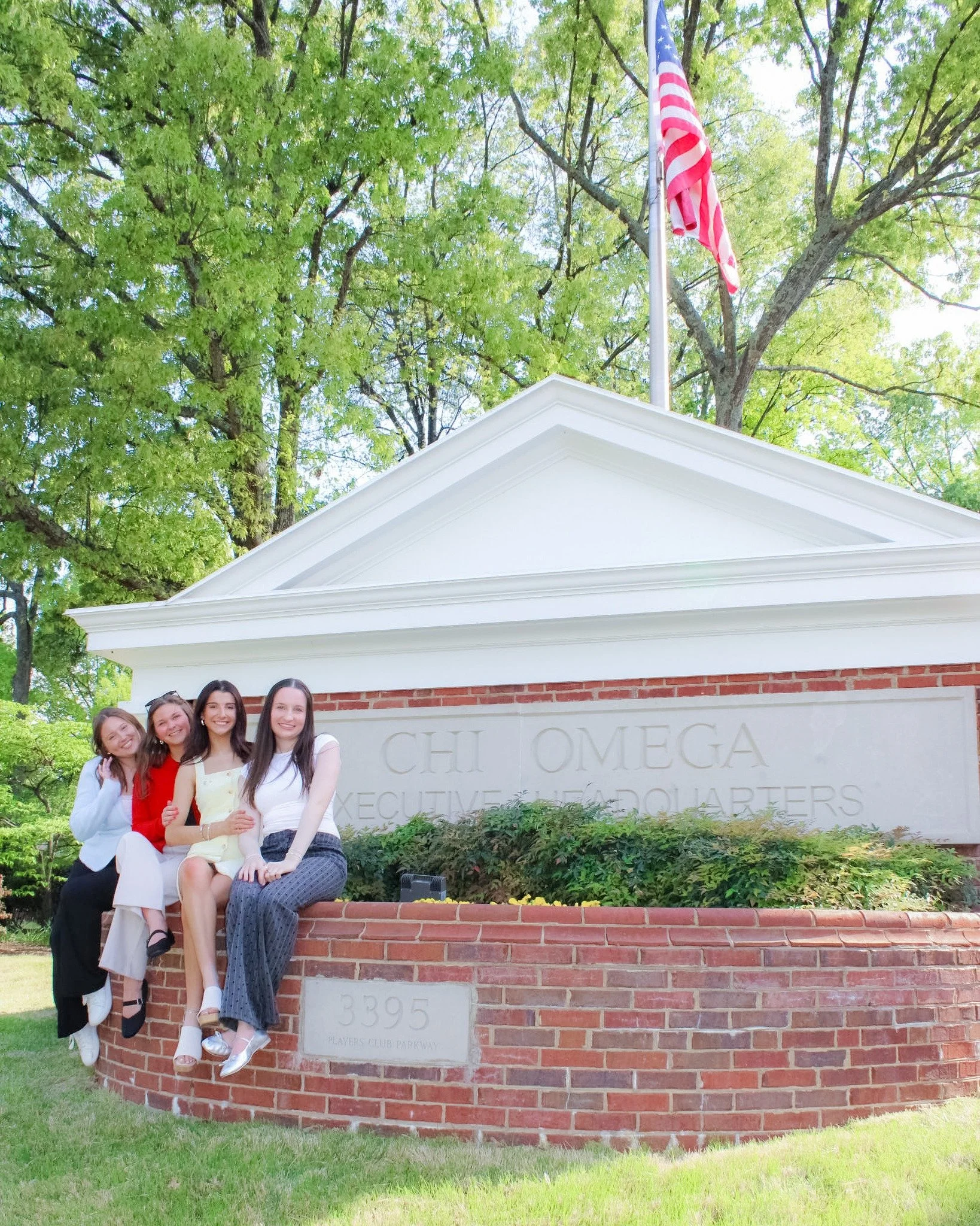 In April, chapter leaders and driven alumnae gathered at Executive Headquarters in Memphis, Tennessee to pursue excellence and growth in leadership. At The Nancy Walton Laurie Leadership Institute of Chi Omega, Sisters of all ages and backgrounds con