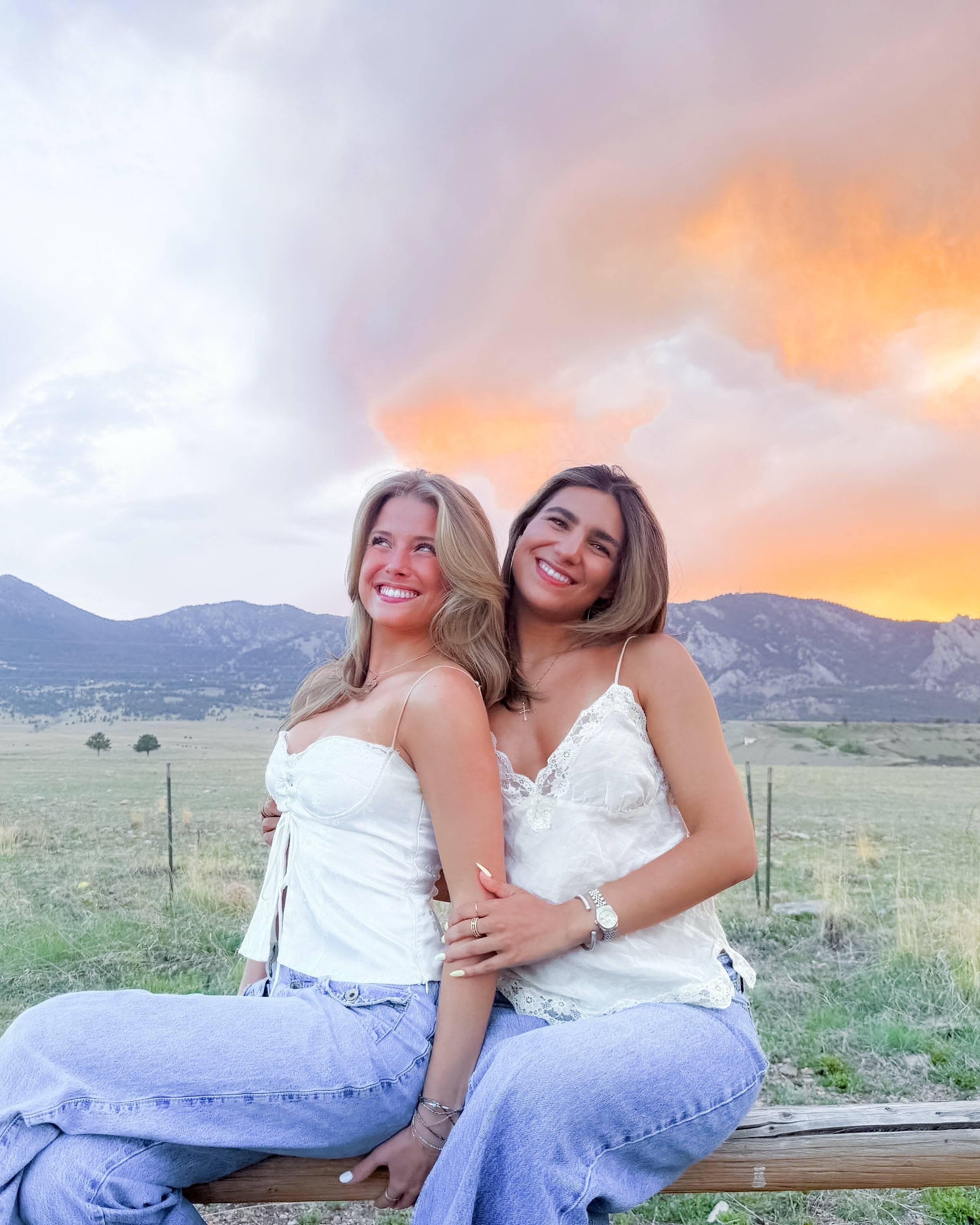 Summer was full of fun adventures, but we sure do miss our Chi Omega Sisters! Tag a Sister that you&rsquo;re excited to see back on campus soon ⛱️