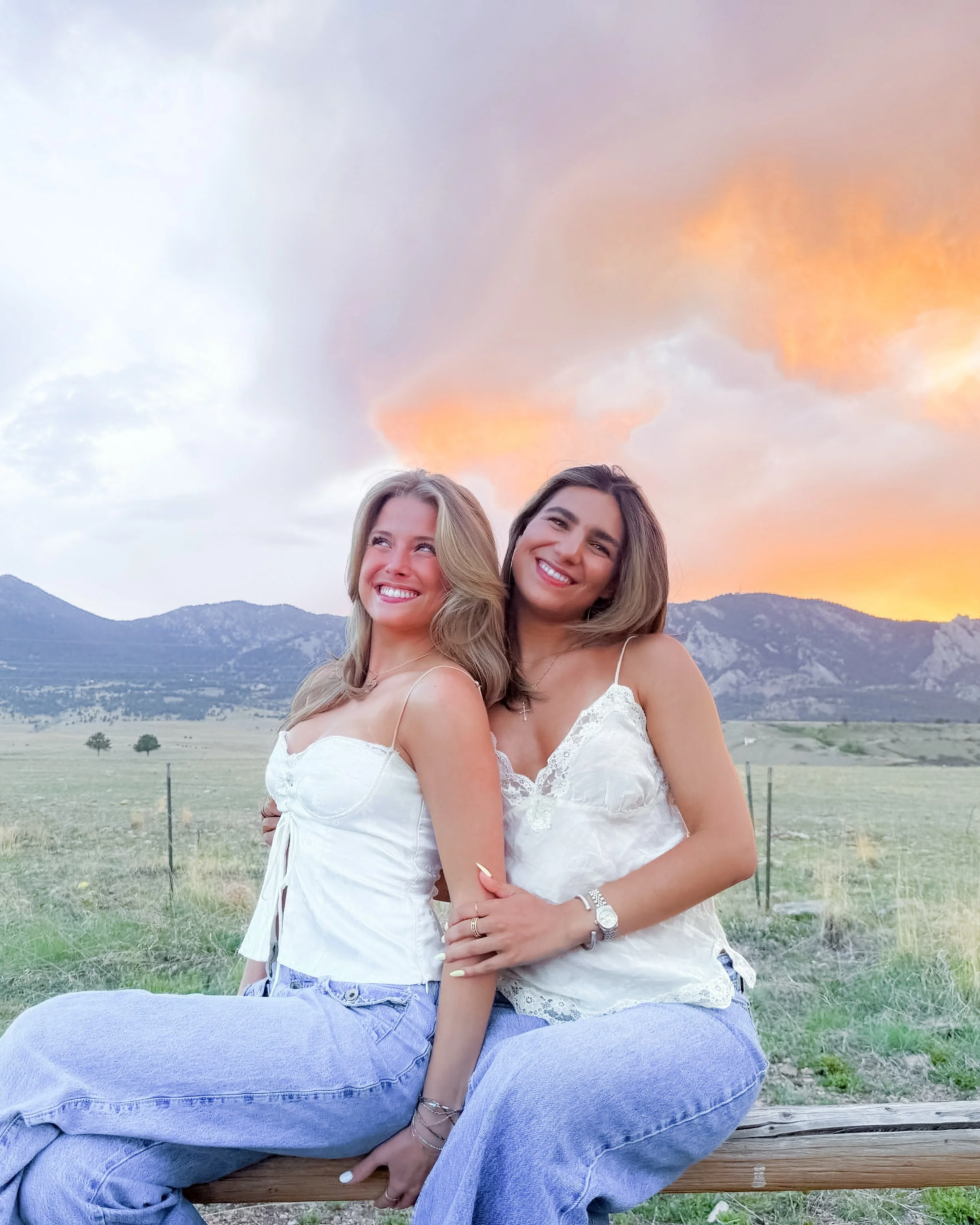 Summer was full of fun adventures, but we sure do miss our Chi Omega Sisters! Tag a Sister that you&rsquo;re excited to see back on campus soon ⛱️