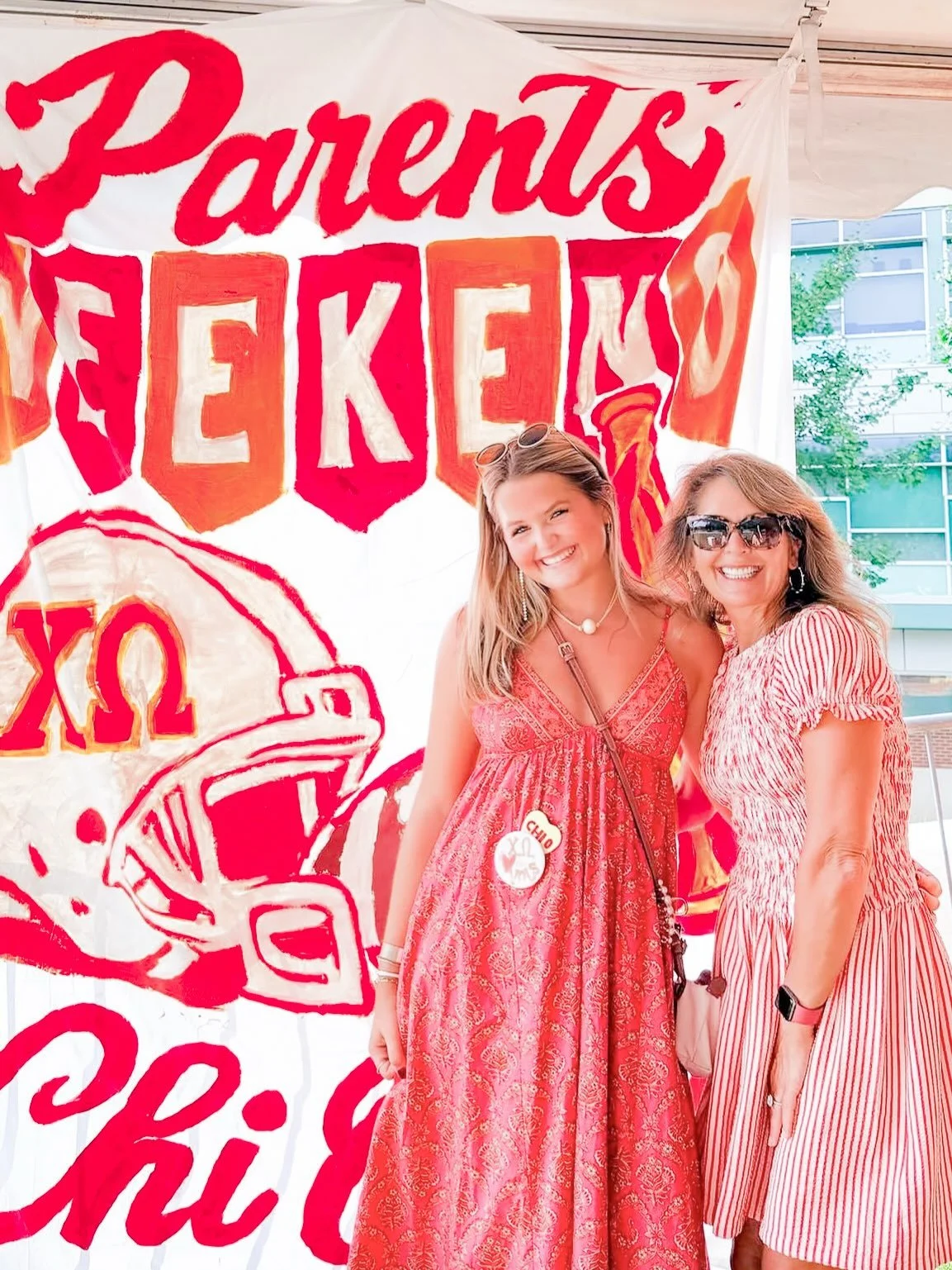 Nothing better than sharing our Sisterhood with the ones who shaped us long before Chi Omega ❤️ Thankful for family weekends and time spent with our loved ones! Tag someone you love hosting on campus.