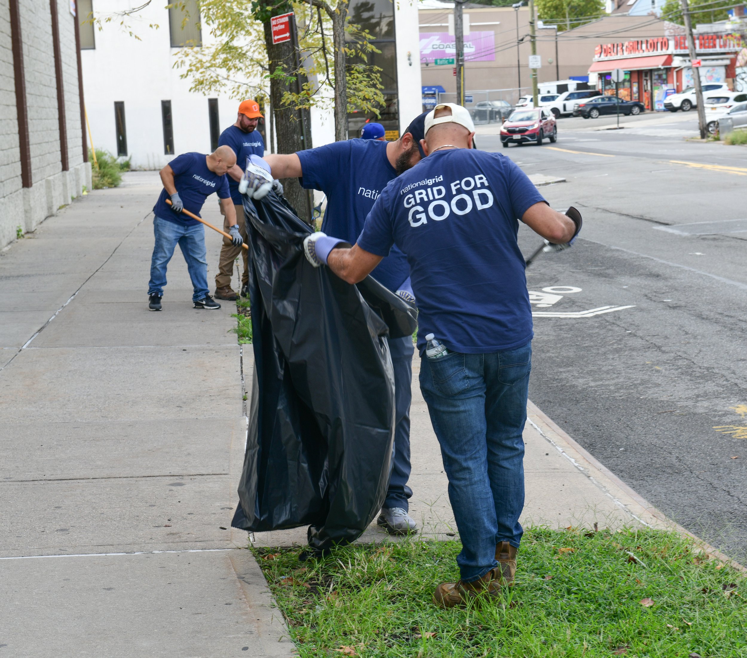 Bay St Clean Up (67 of 128).jpg