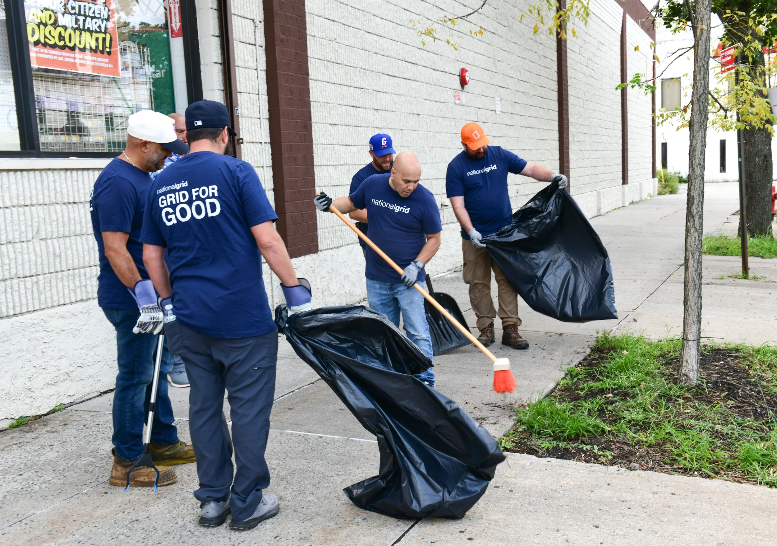 Bay St Clean Up (74 of 128).jpg