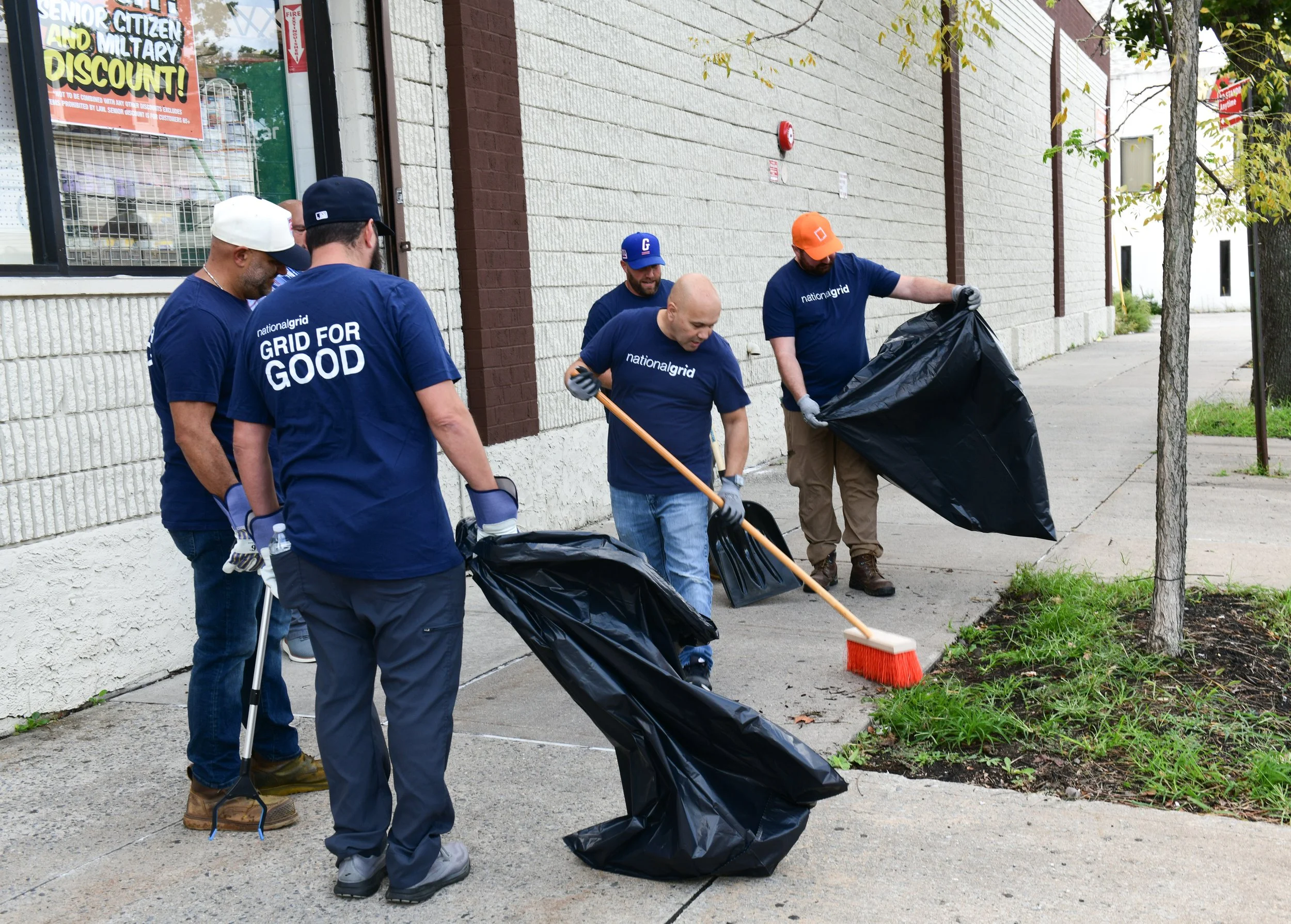 Bay St Clean Up (75 of 128).jpg