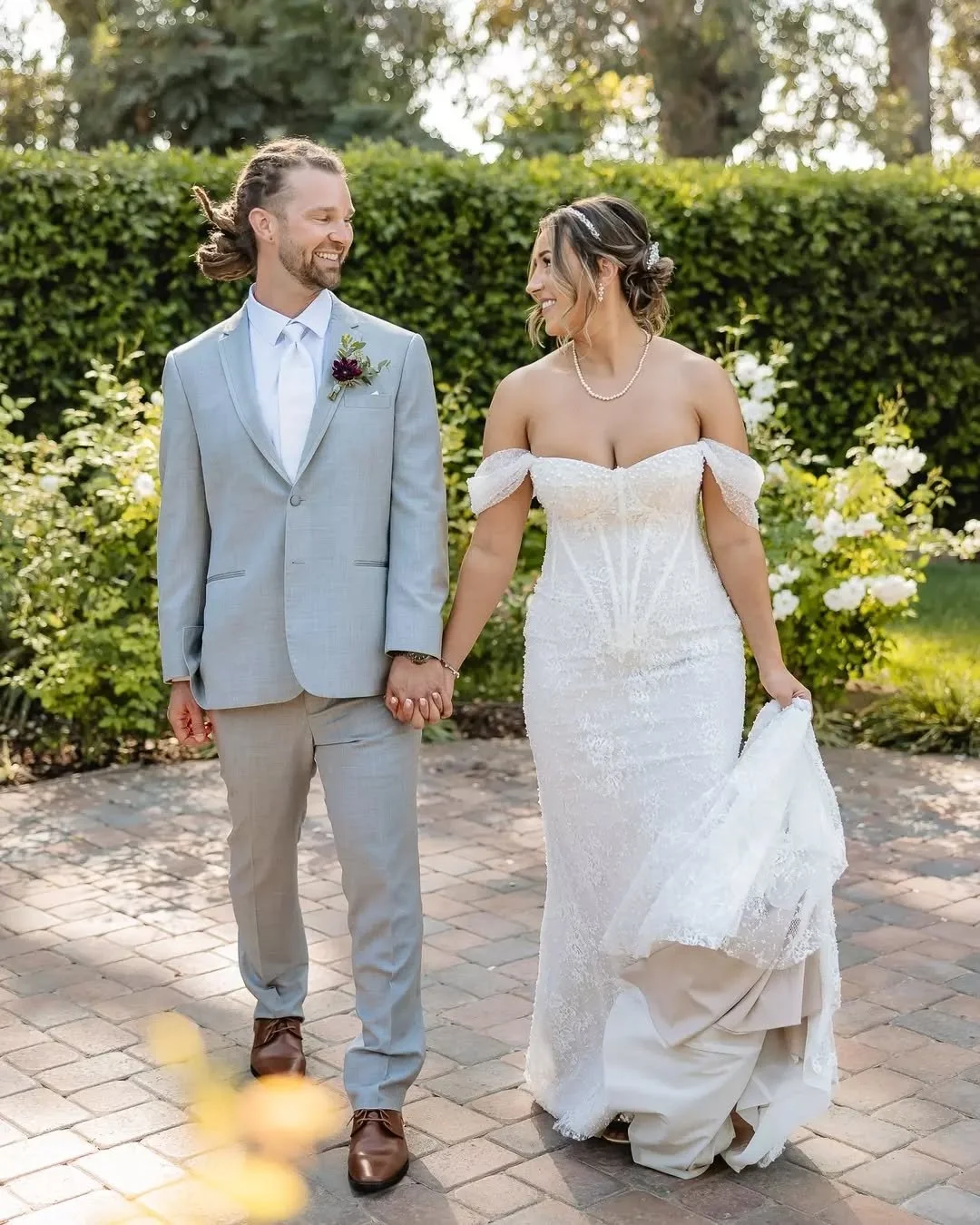 Megan + Paul
@heltzelpl @megcheltzel
.
.
.
Planner: @at.event.weddings
Venue: @walnutgroveweddings
Catering: @commandperformancecatering
Bar: @brickandbrassbar
DJ: @rocksolid_events
Photography/Videography: @shorelineweddings
Florist: @2flowergirlz
C