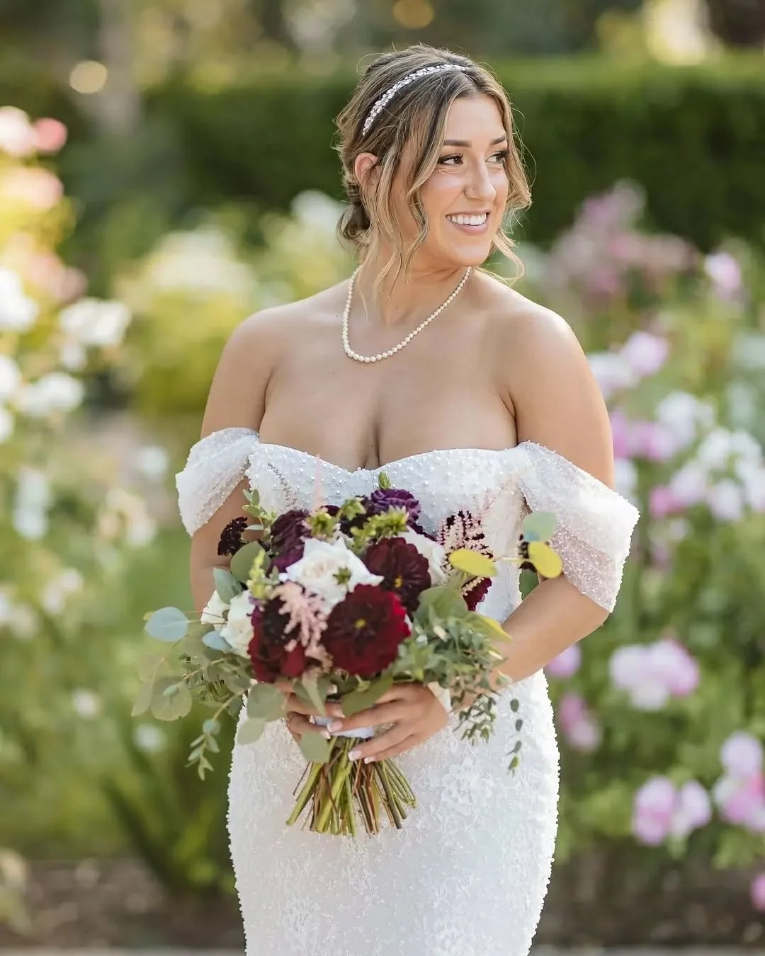 Megan looked absolutely stunning on her wedding day.&nbsp;
@heltzelpl @megcheltzel
.
.
.
Planner: @at.event.weddings
Venue: @walnutgroveweddings
Catering: @commandperformancecatering
Bar: @brickandbrassbar
DJ: @rocksolid_events
Photography/Videograph