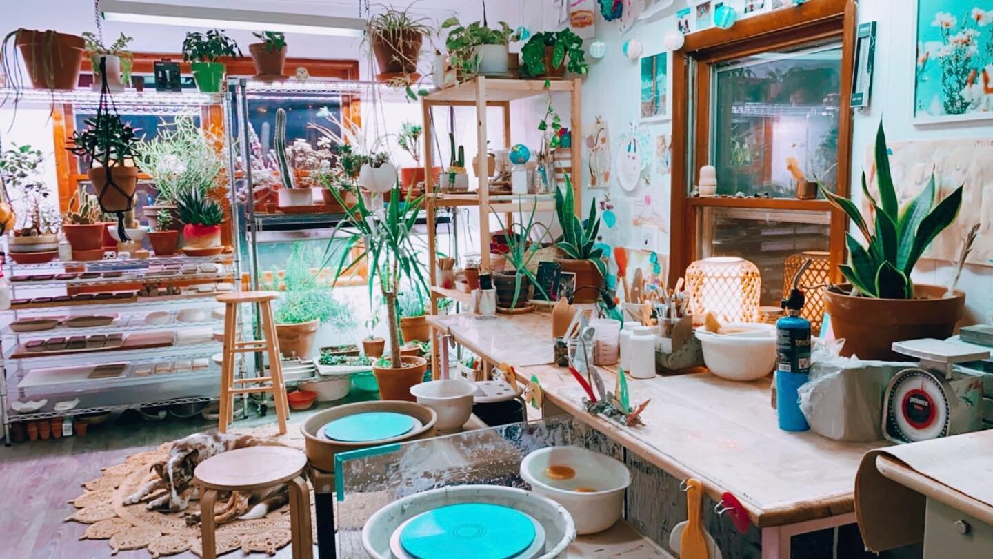 Sure studio got a refresh / deep clean today! Feels so good😊 + we&rsquo;ve added some additional shelving space to help with work flow. Y&rsquo;all know that &ldquo;after deep clean feeling&rdquo; .. creates so much space for the soul and you know, 