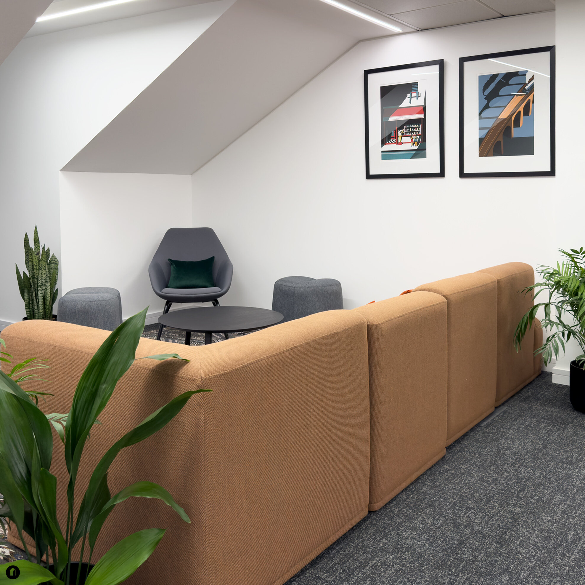 On West George Street, Glasgow, Arch Interiors dressed up the recently renovated office spaces.

🖼️ We've filled the space with beautiful art from local artists, bringing the essence of Glasgow's culture to the walls. Our careful selection extends t