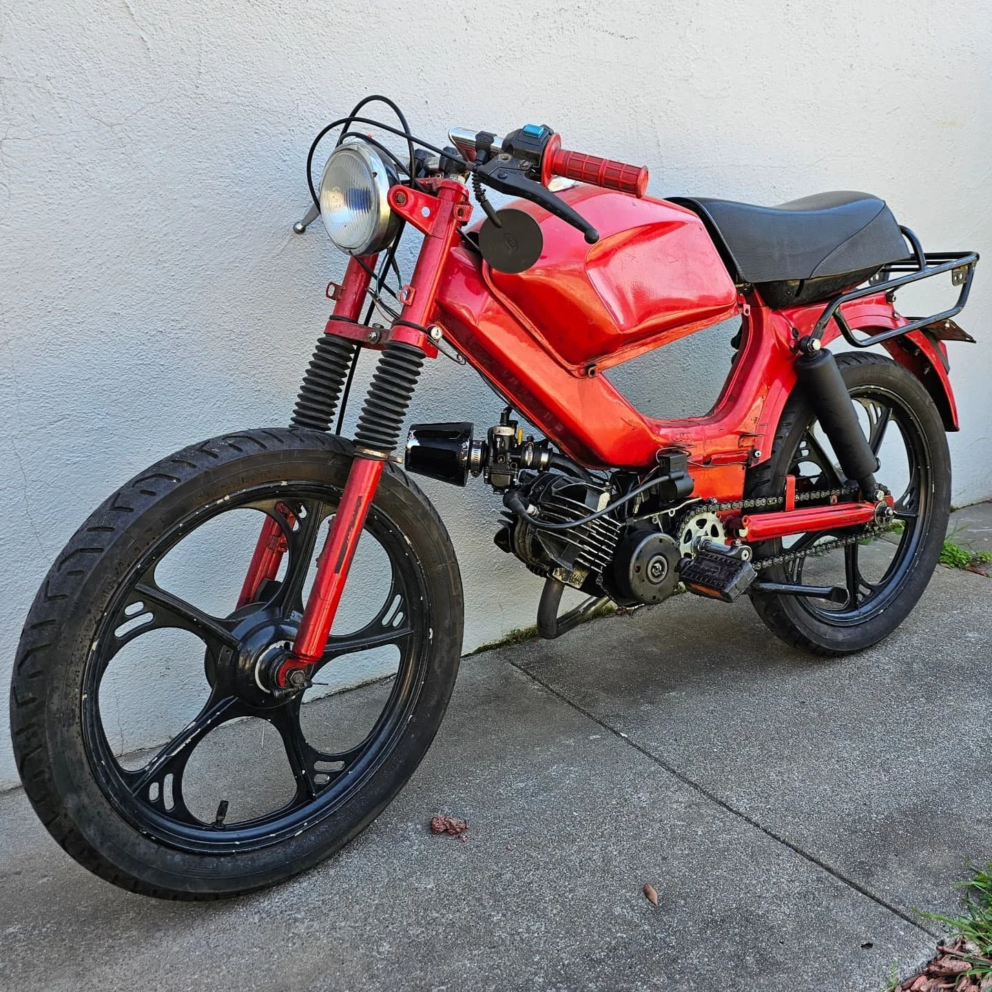 2001 Tomos Targa

Sold

Starts easily and runs great

Puch Polini kit 
Malossi reed block 
Phgb 19 
Tecno Exhaust 

#puch #polini #tomos #targa #a35 #moped #mopedarmy #brap #twostroke #nomadmopeds #pedal #dellorto #sacramento #california #tecno #phbg