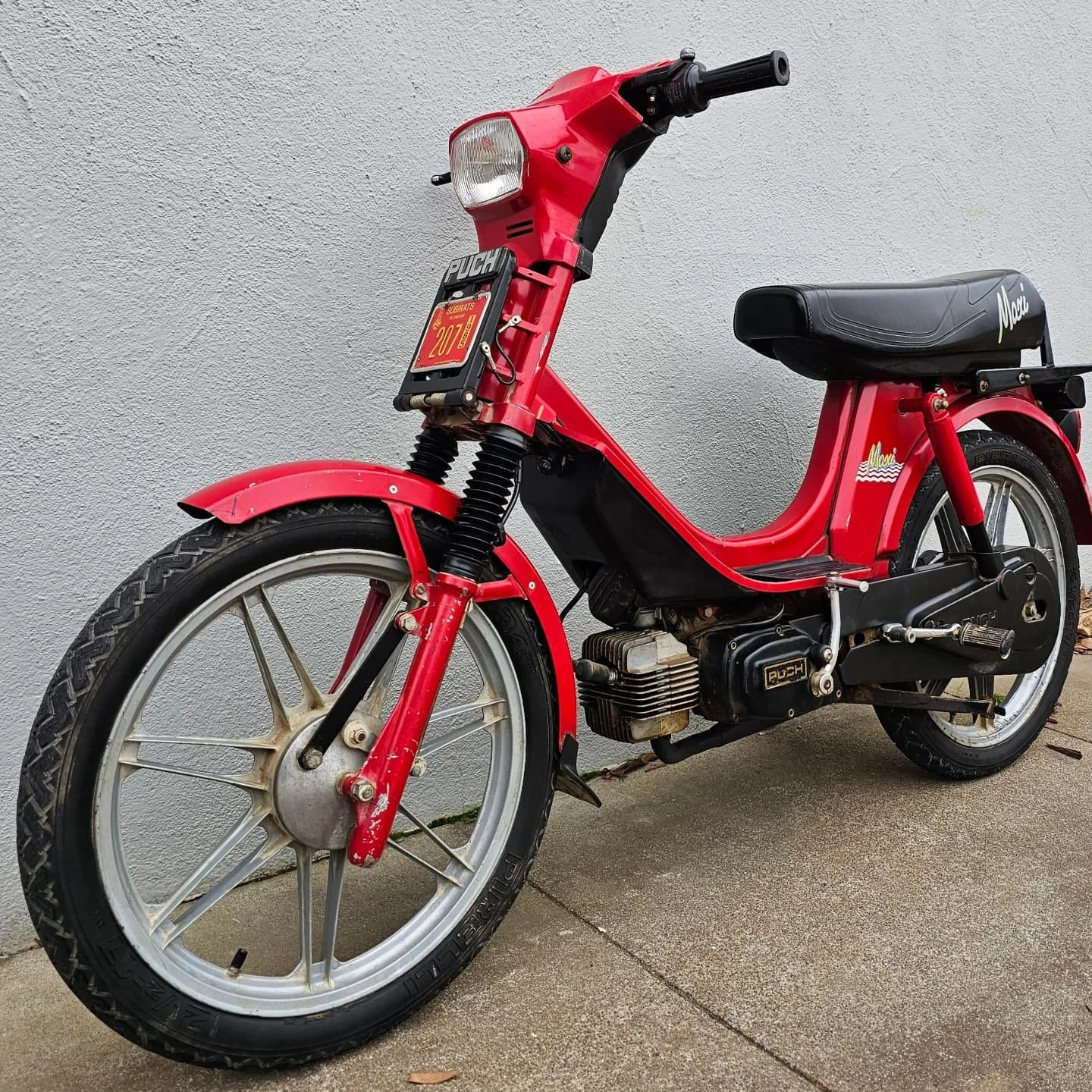 1985 Puch Maxi

Sold

49cc two stroke
Morini m101 kickstart
Pedals that lock into pegs
~40mph top speed
Stock 12mm sha
Stock cylinder 
Mk3 Aftermarket exhaust

#puch #suzuki #maxi #euro #spain #48cc #twostroke #vintage #nomadmopeds #pedal #dellorto #