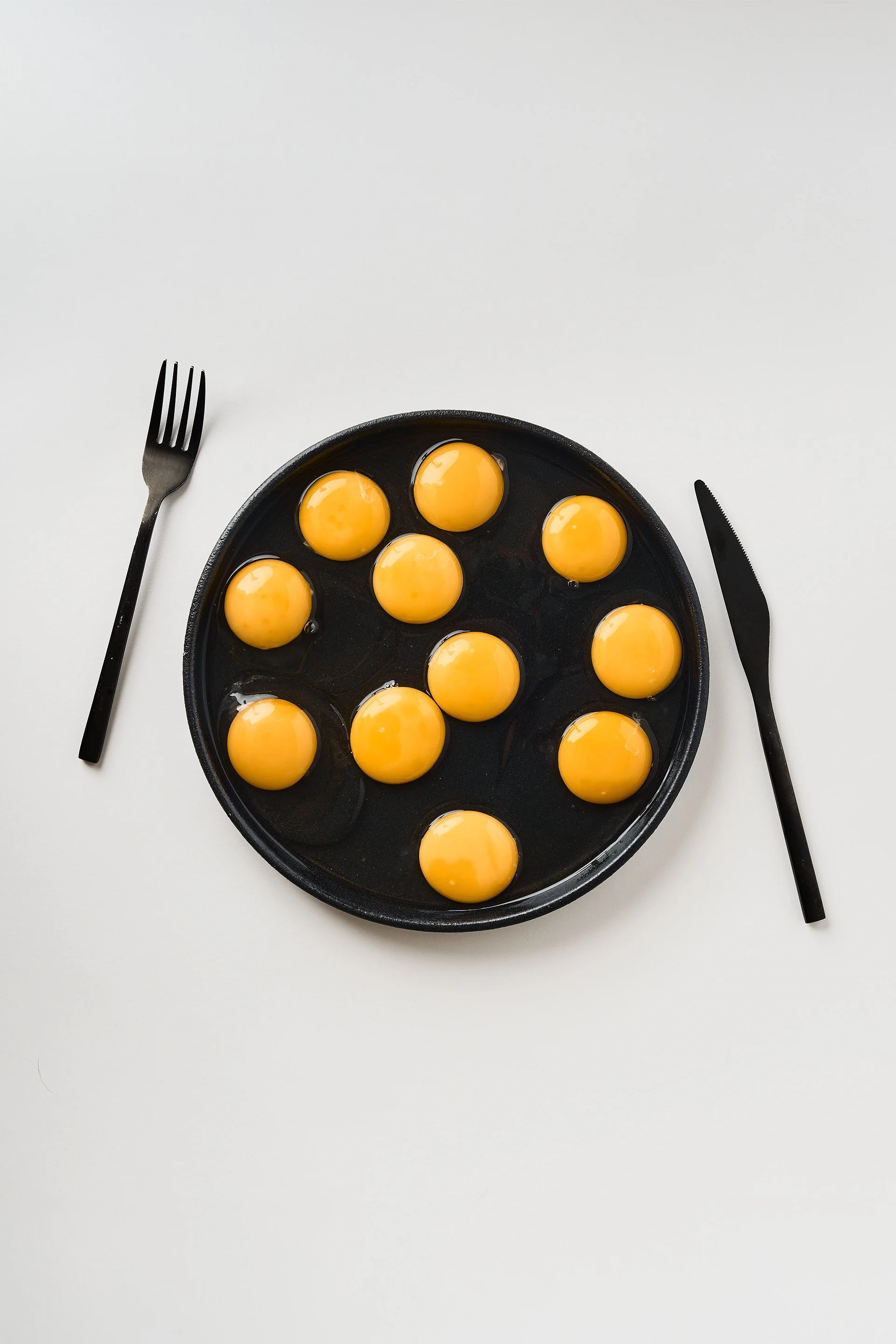 Gritty Dinnerplate with egg yolk