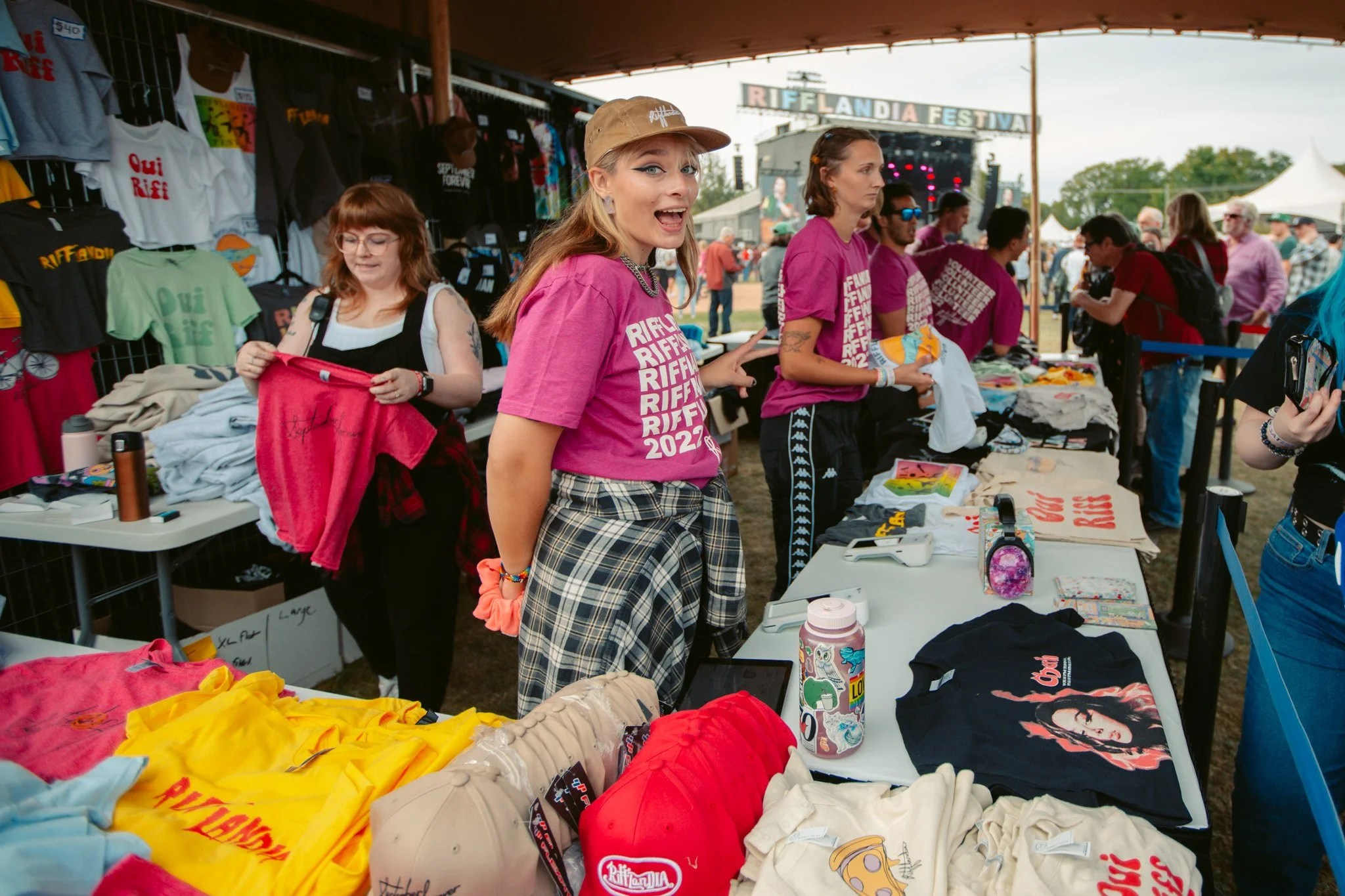 VOLUNTEERS_Rifflandia22_SydneyRobertson-3.jpg