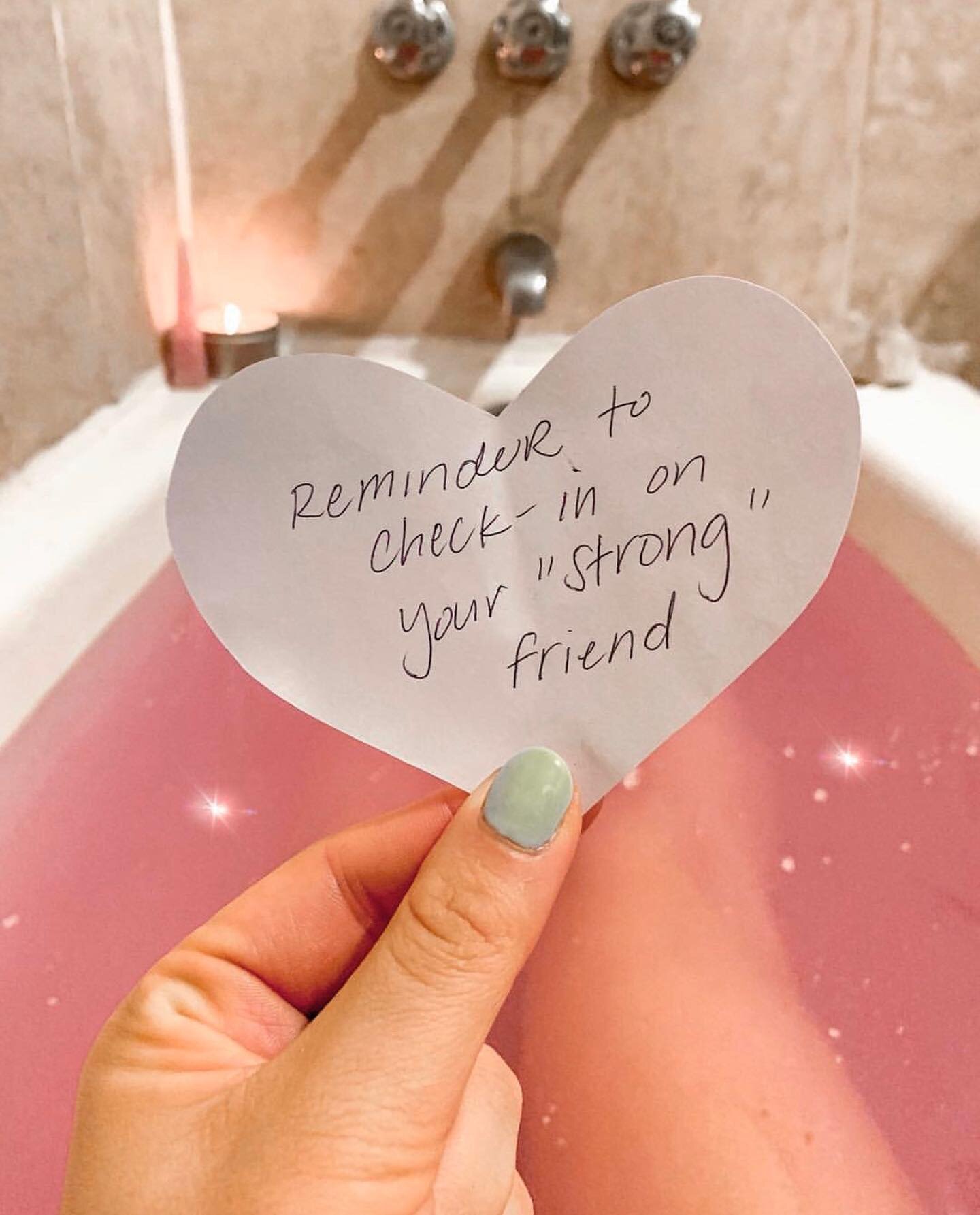 Stay strong, stay healthy, and check in on each other. 💕
⠀⠀⠀⠀⠀⠀⠀⠀⠀
Photo credit: @paige_previvor