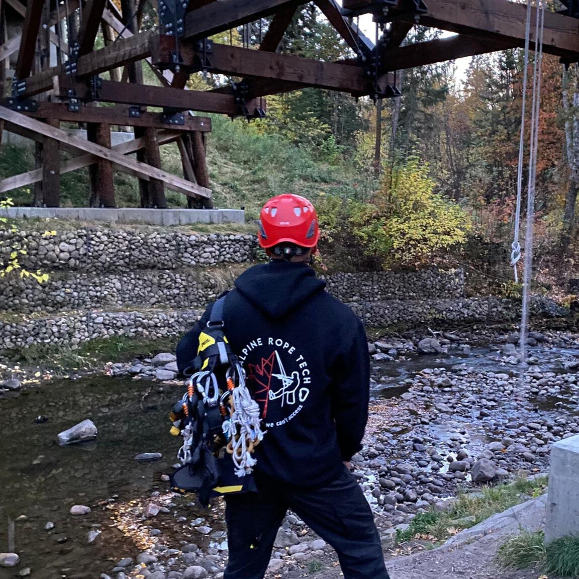 Alpine+Rope+Tech+Canada+hoodie+cap+rope+access+mountain+accrobrache+tree+house+%281%29.jpg