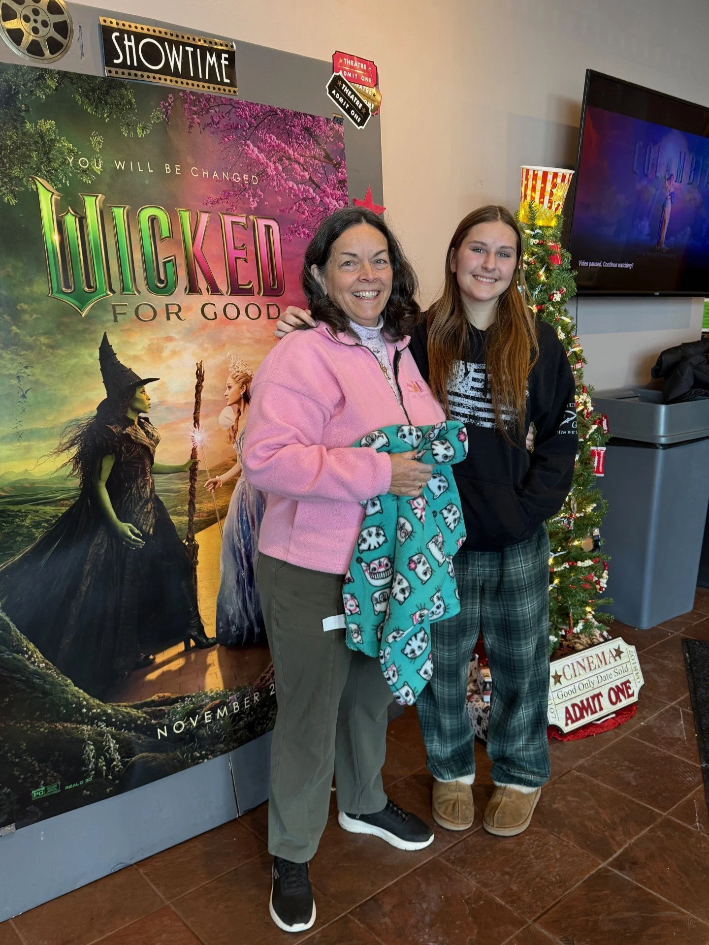 Bailey Strobel & Grace Dobratz.jpg