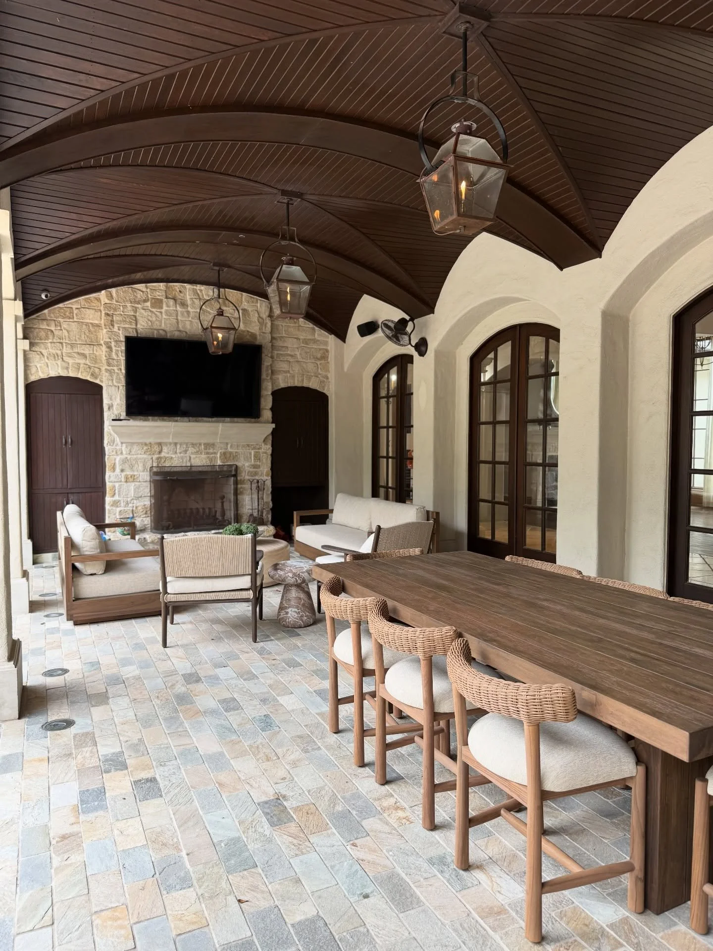 Holiday hustle in full swing✨🎄❤️ The final push before the year wraps up!