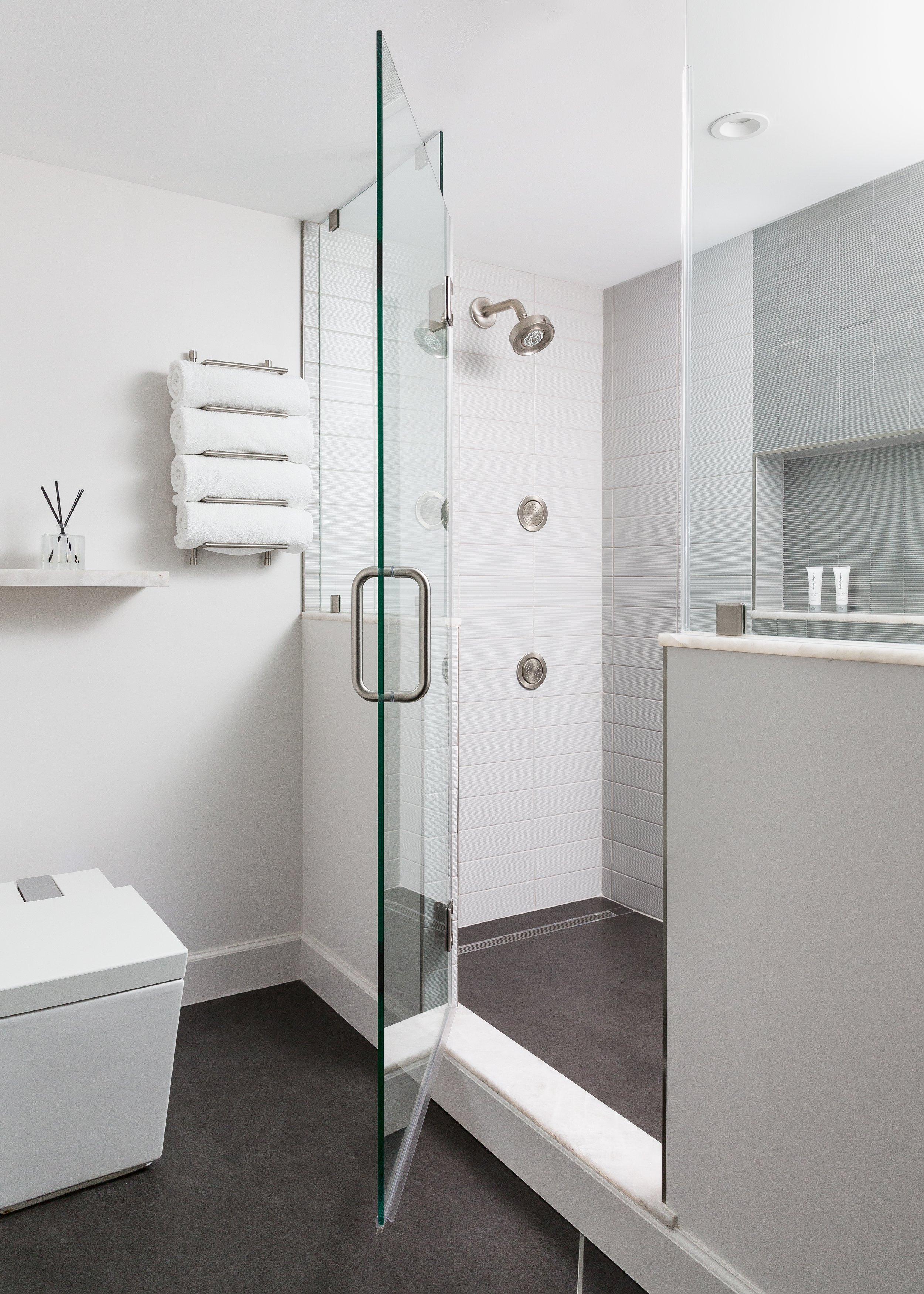 TS29MasterBath2.jpg