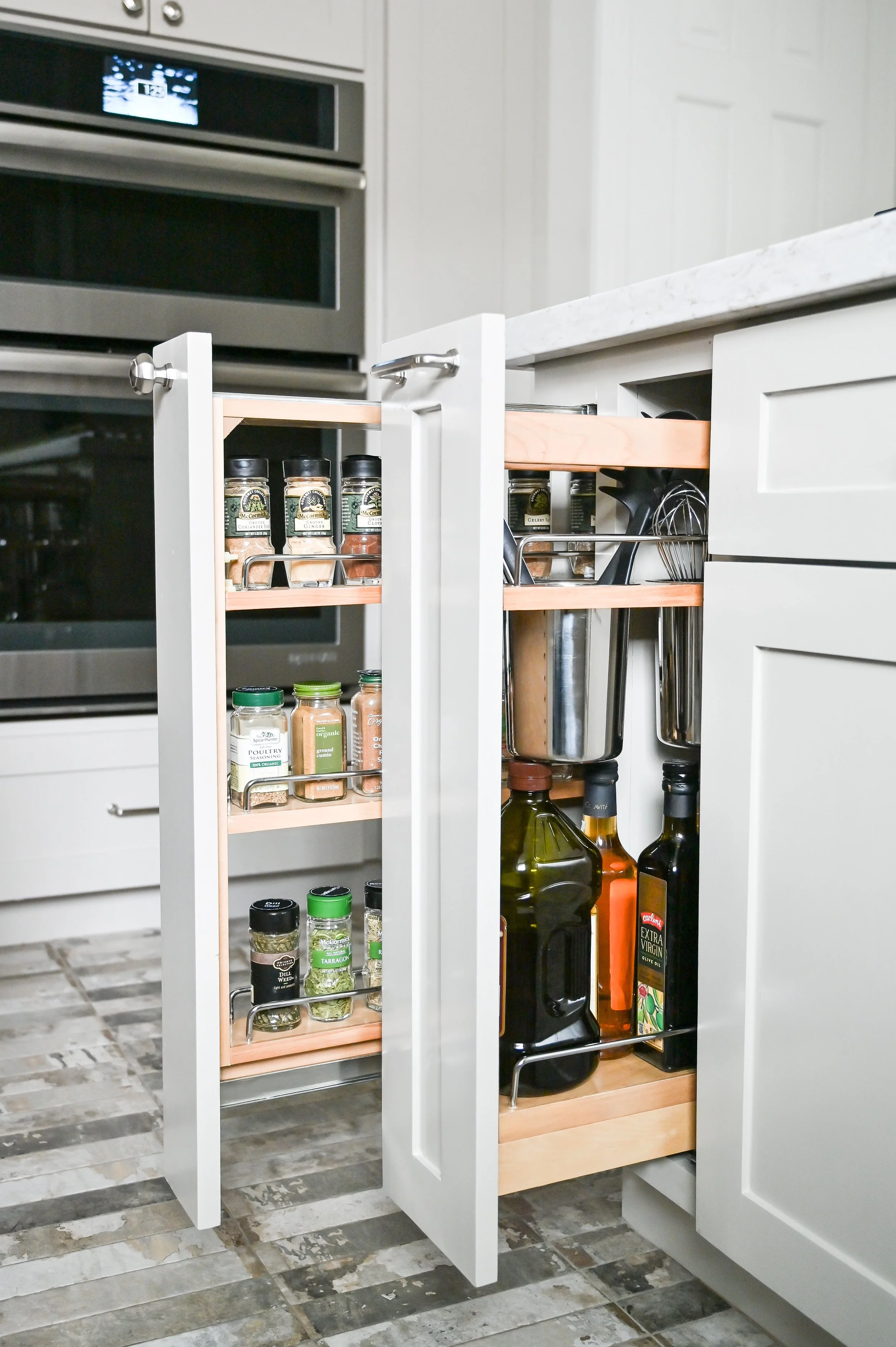 Kitchen-Pullout1.jpg