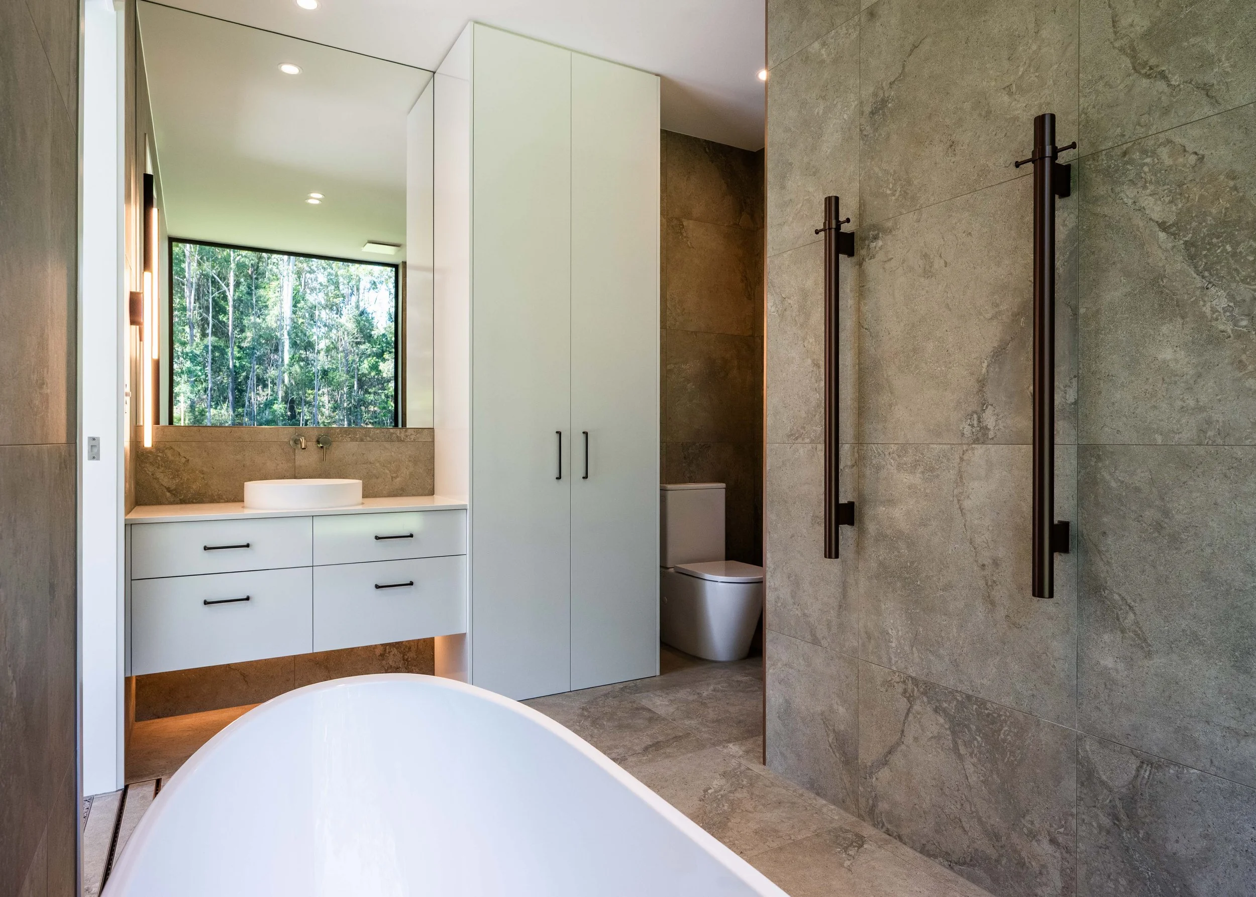 Ensuite