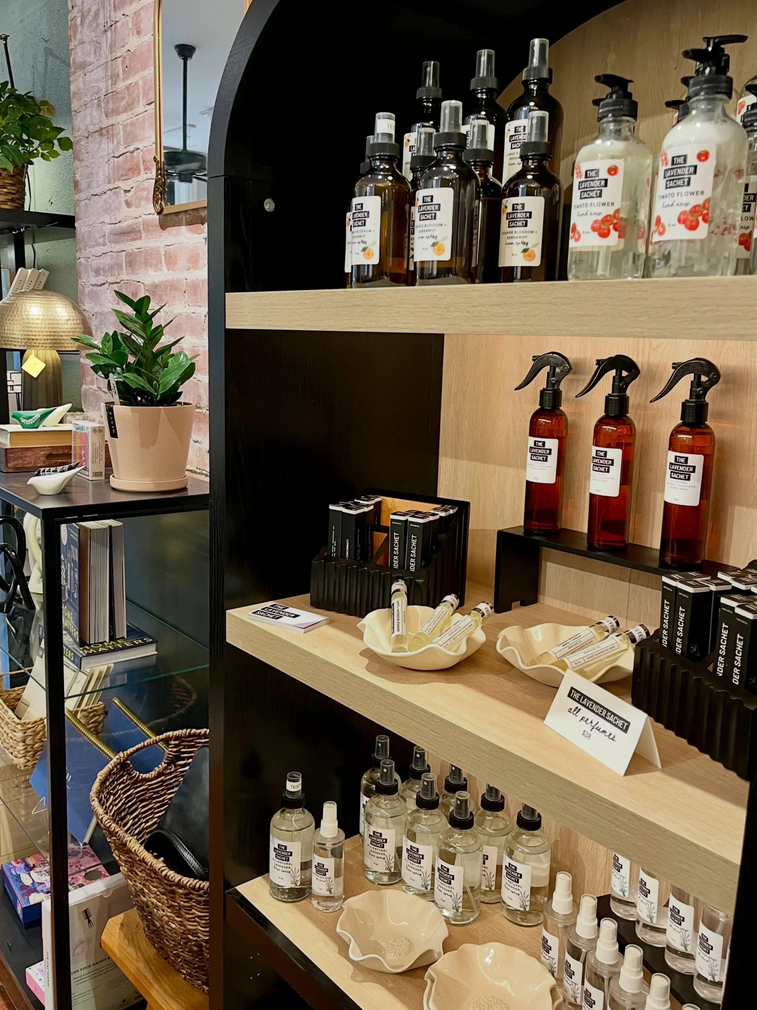 A big restock just landed at @patinaathome! 

The shelves are full of some of @thelavendersachet&rsquo;s favorite warm-weather scents &mdash; bright citrus, soft florals, fresh herbs and clean lavender blends that feel perfect for late spring and sum