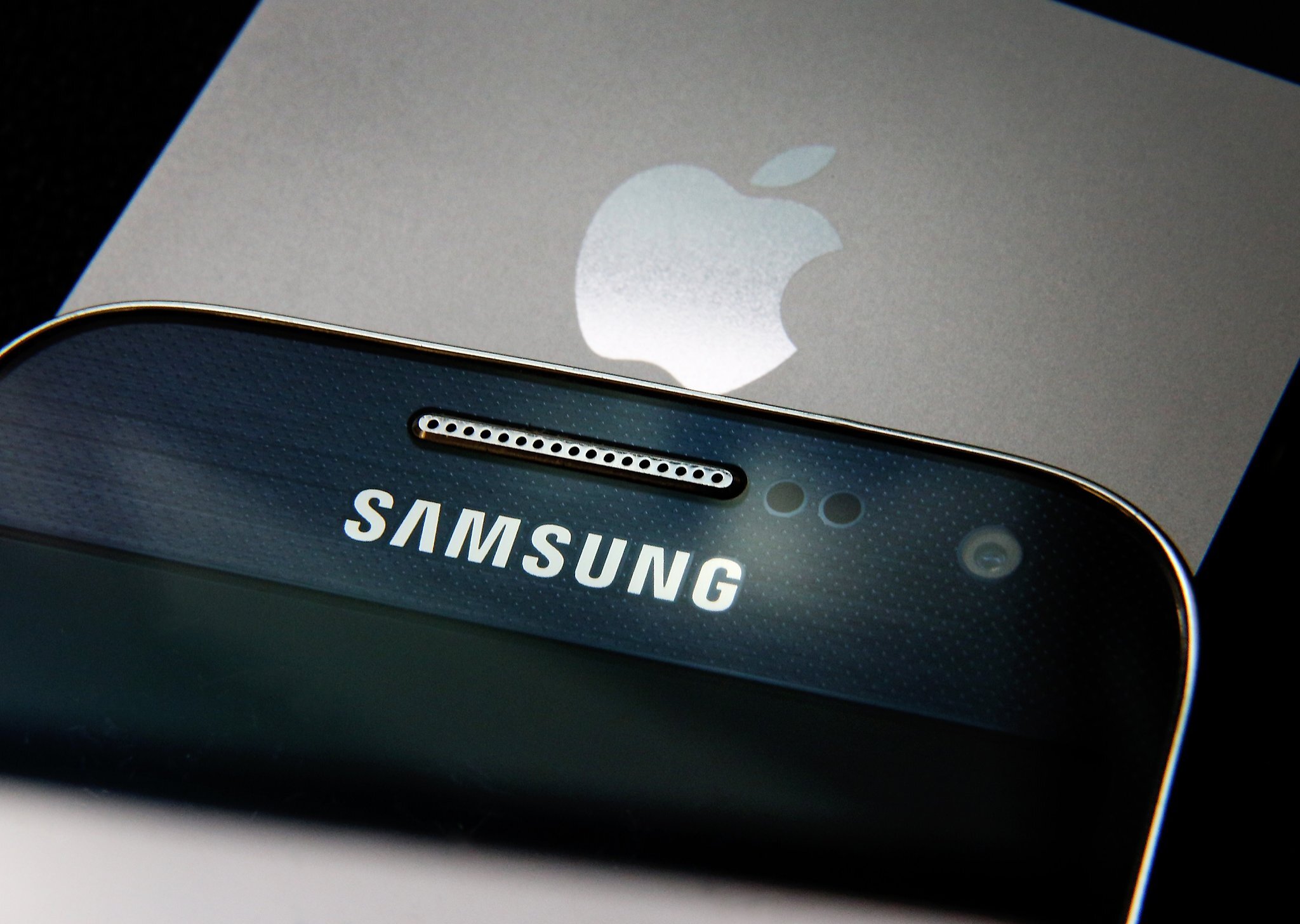 Samsung no podrá satisfacer la demanda de paneles OLED de Apple