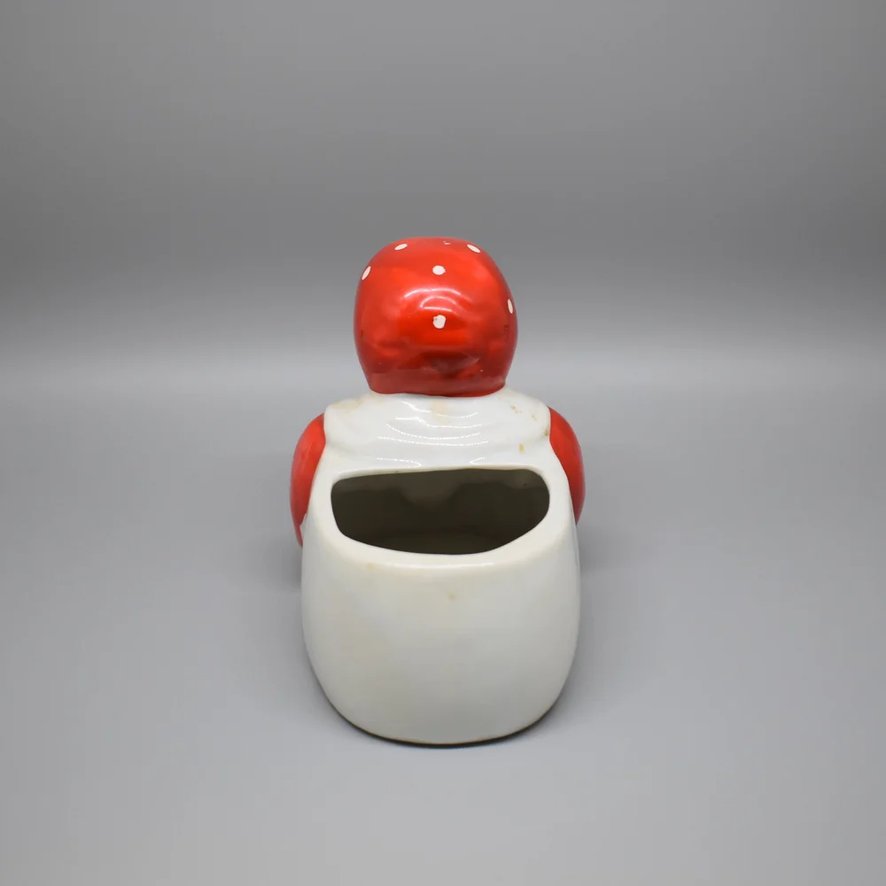 Laying TP holder 3.JPG