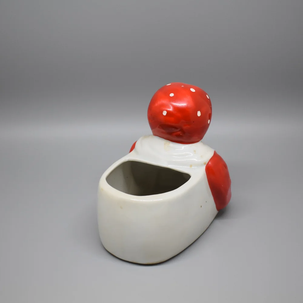 Laying TP holder 4.JPG