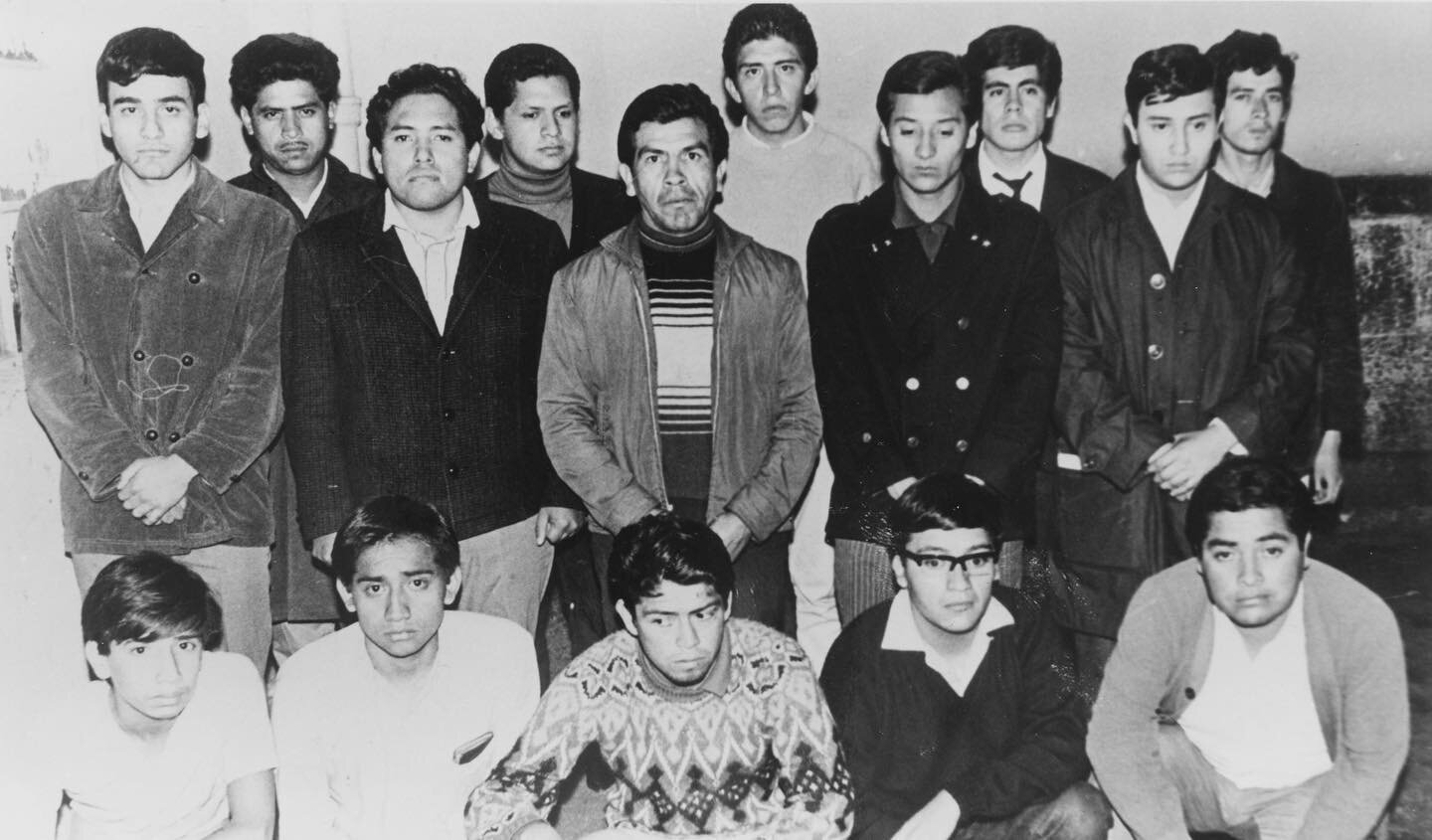 Detenidos el 3 de Octubre de 1968. Detenidos en la c&aacute;rcel preventiva. Archivo General de la Nación. Imagen proporcionada por Raúl Álvarez Garín a Ximena Labra en 2008 #tlatehoy #tlatelolco68 #estudiantes #detenidos #detenidas #2deoctubreno