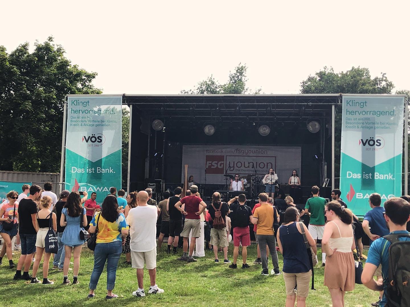Ein riesen Danke an alle die gestern bei unserem DRITTEN Donauinselfest dabei waren! It was a blast! 🫶🏻

#dif2024 #donauinselfest #jdlindon #harp #band #festival #austria
