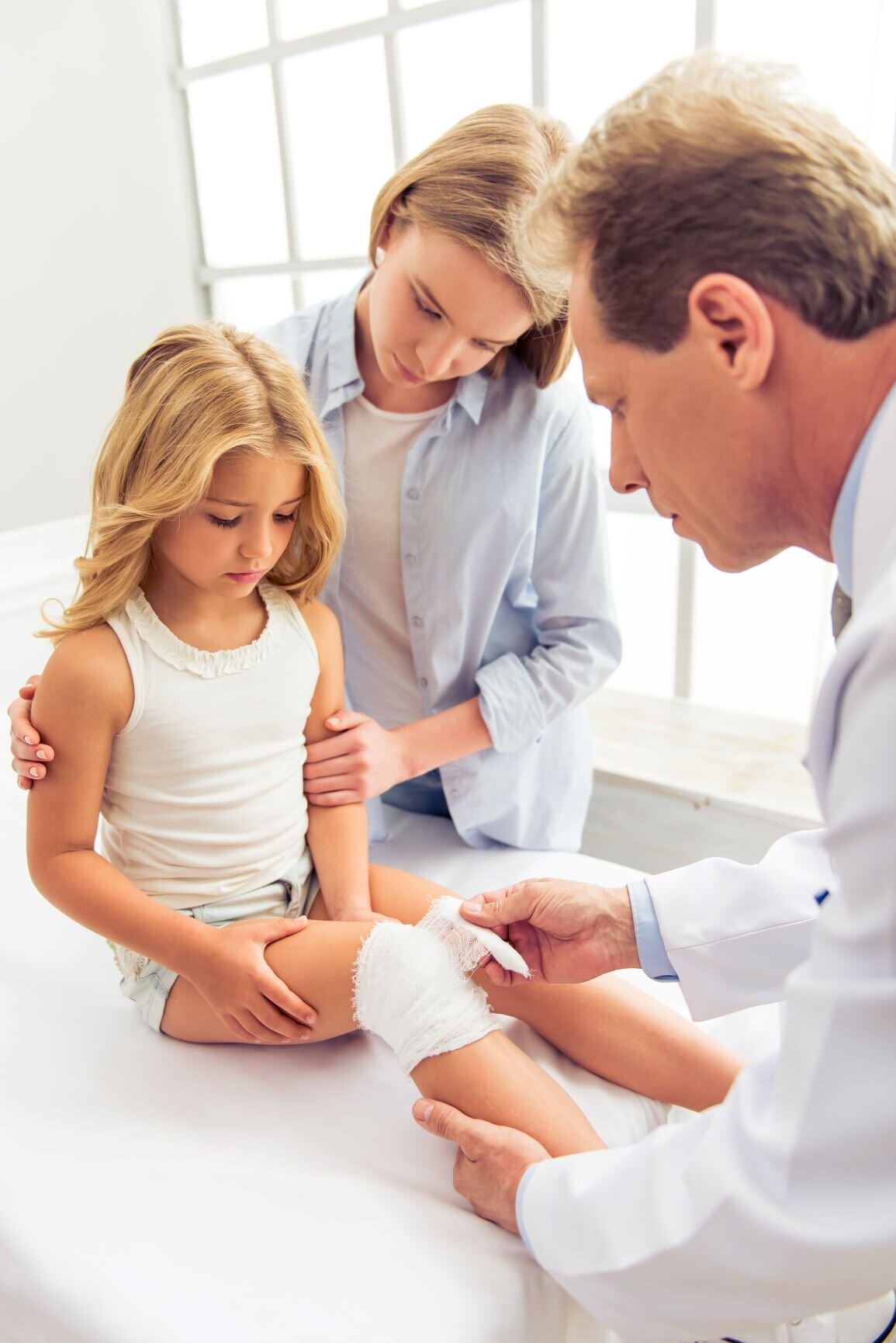 at-the-pediatrician-EC43FFN.jpg