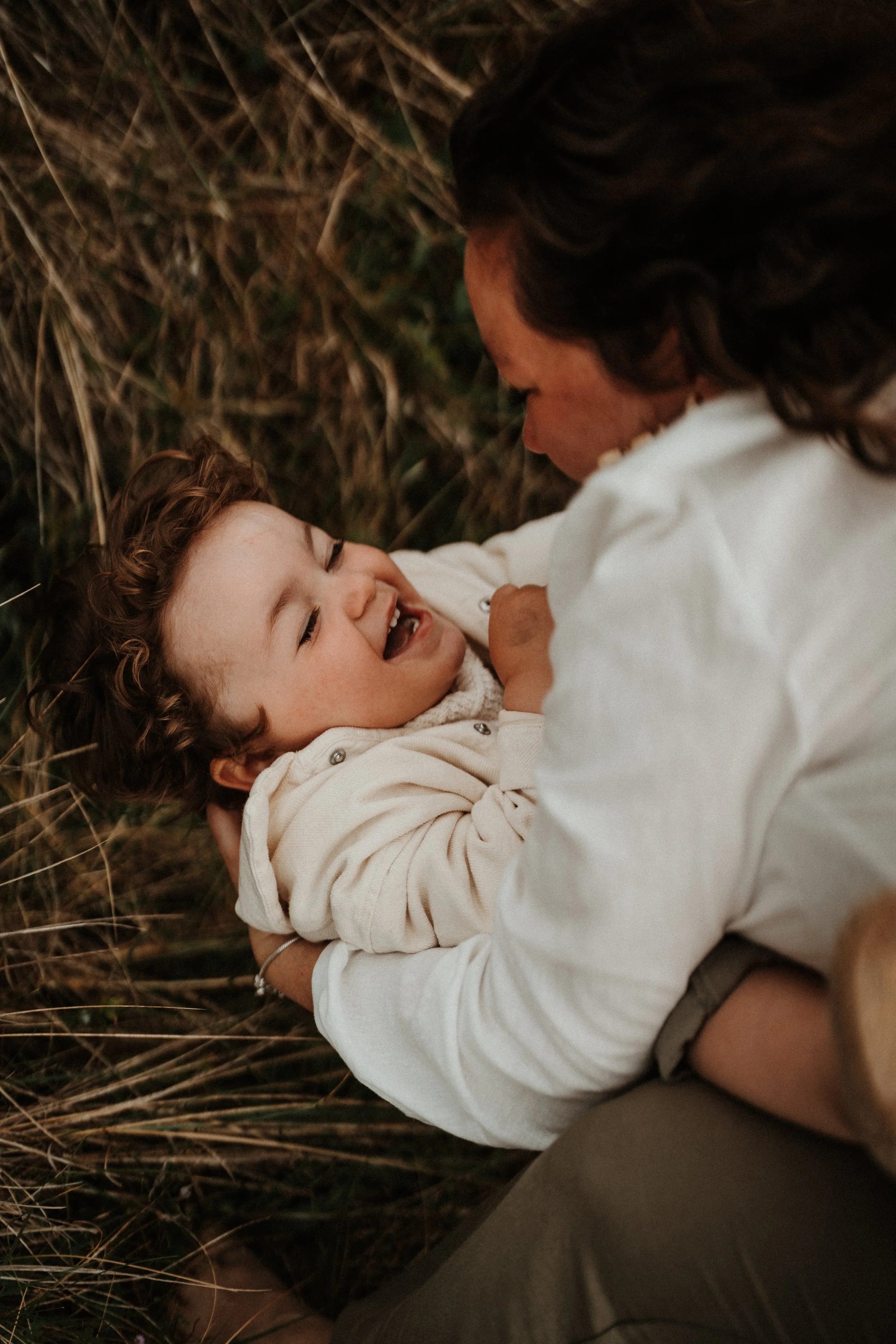 seance-photo-famille-enfant-maman-le-saint-photographie-bretagne.jpg