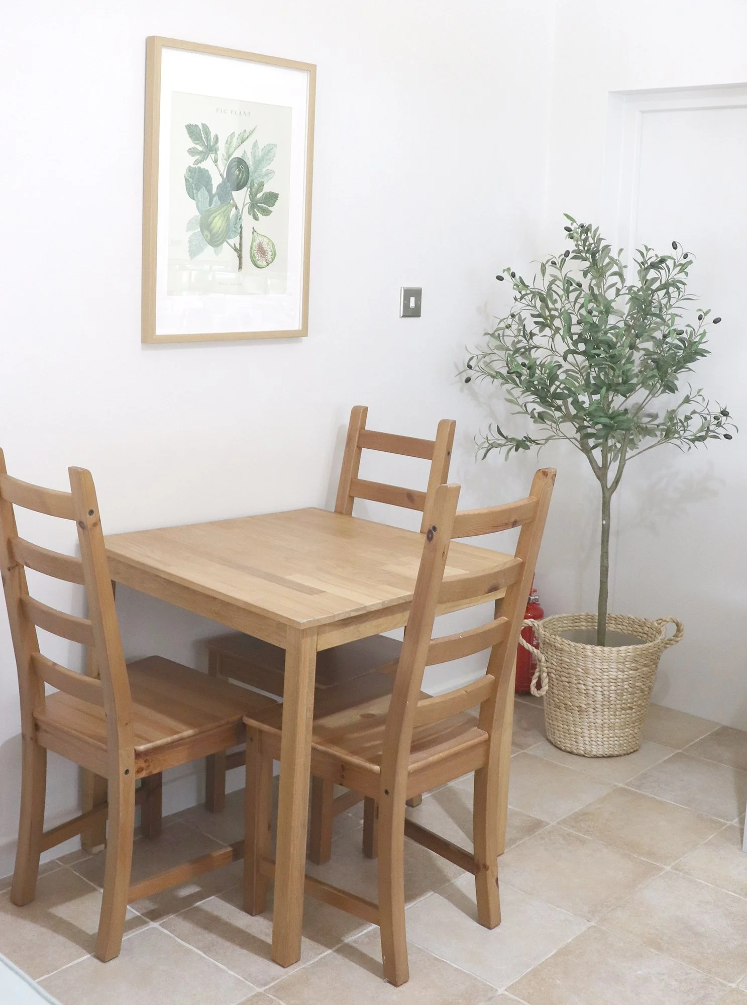 Cowley Farm The Annex Kitchen 2.jpg