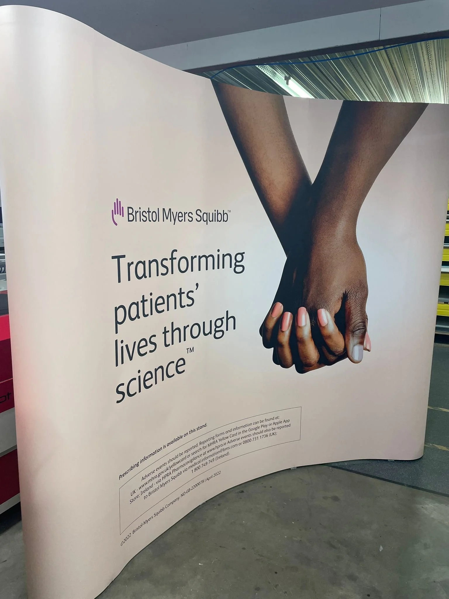 Pop up curved 3x3 banner exhibition