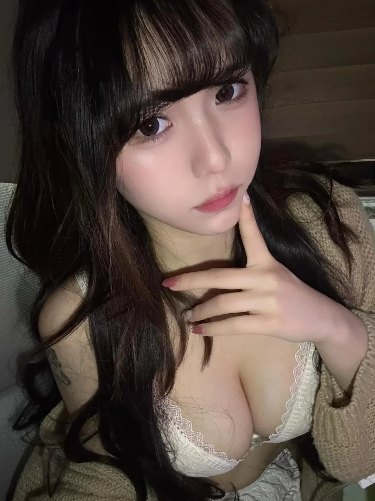 00後妹豬yuuna0829_誘人自拍