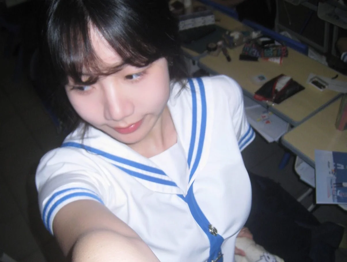 Jablehk-hongkongschoolgirl8-025.jpg