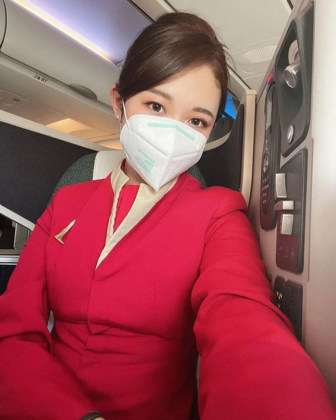 jablehk-v1-hkcabincrew-s7-005.jpg