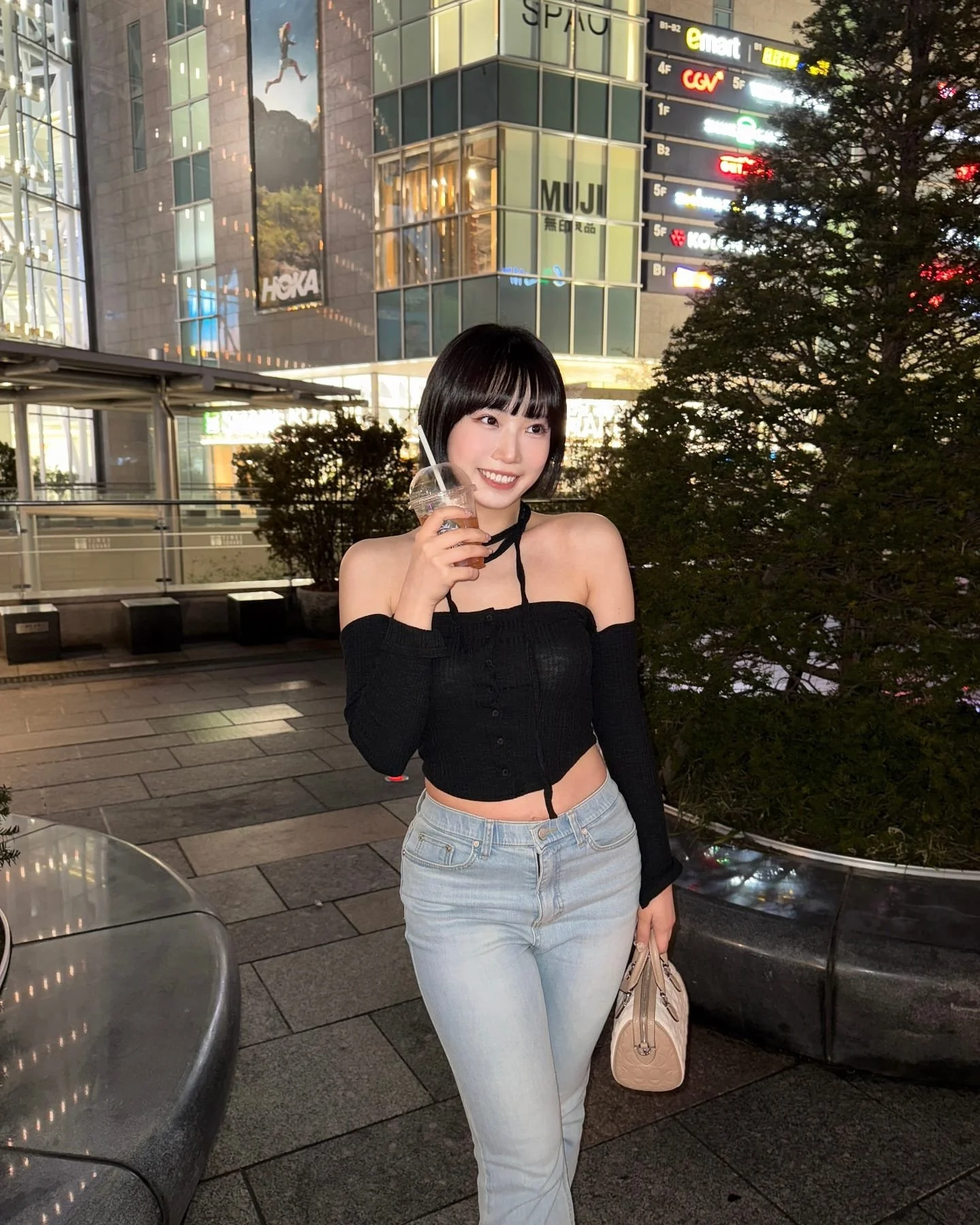 Jablehk-hollieyaaa-020.jpg
