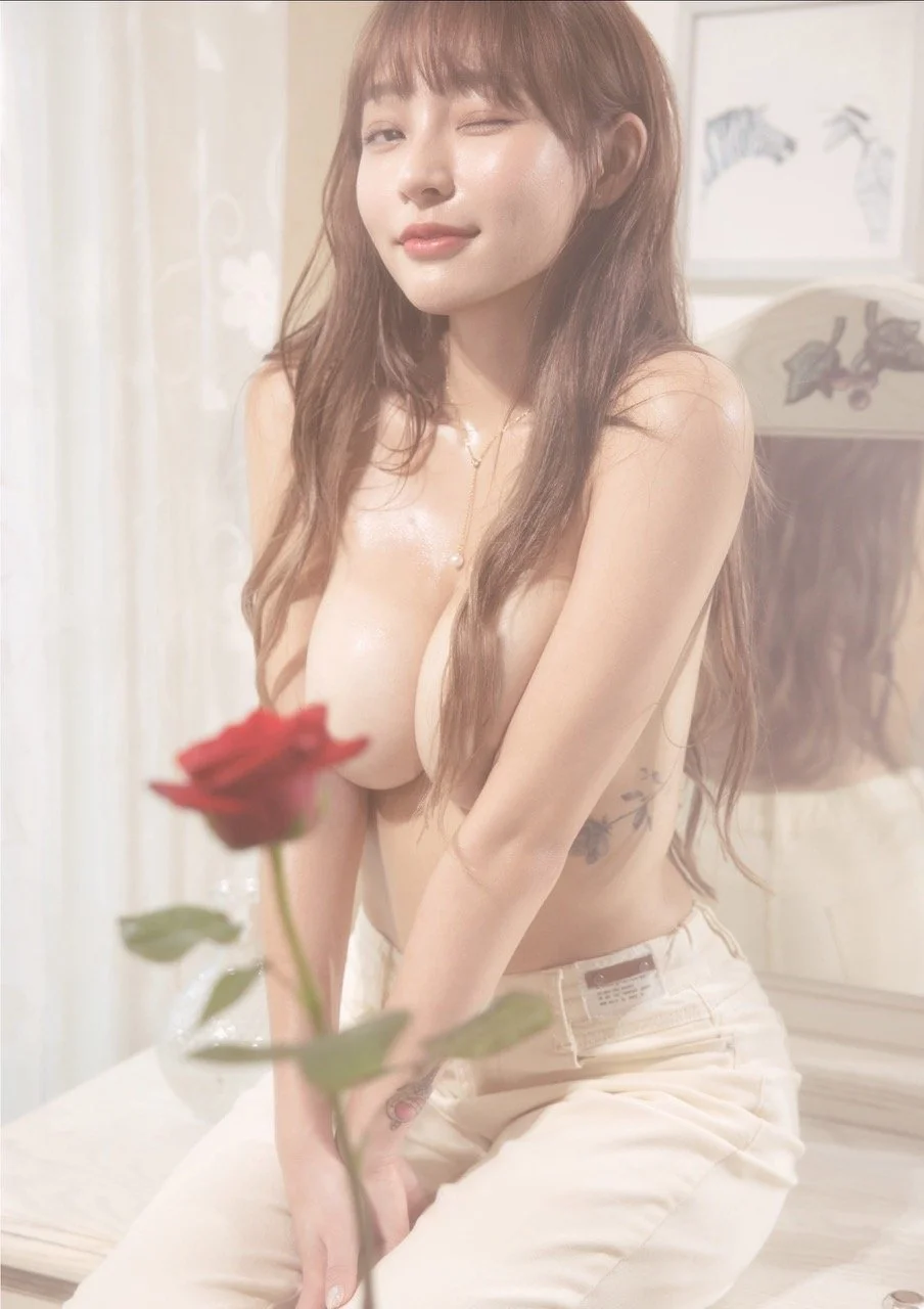 Jablehk-95_mizuki_photobook-2025-I-025 Large.jpeg