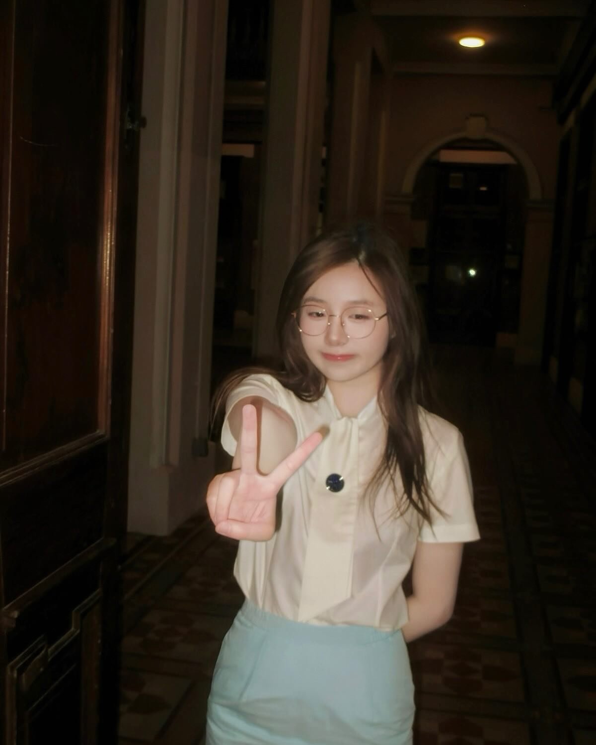 Jablehk-hongkongschoolgirl8-003.jpg