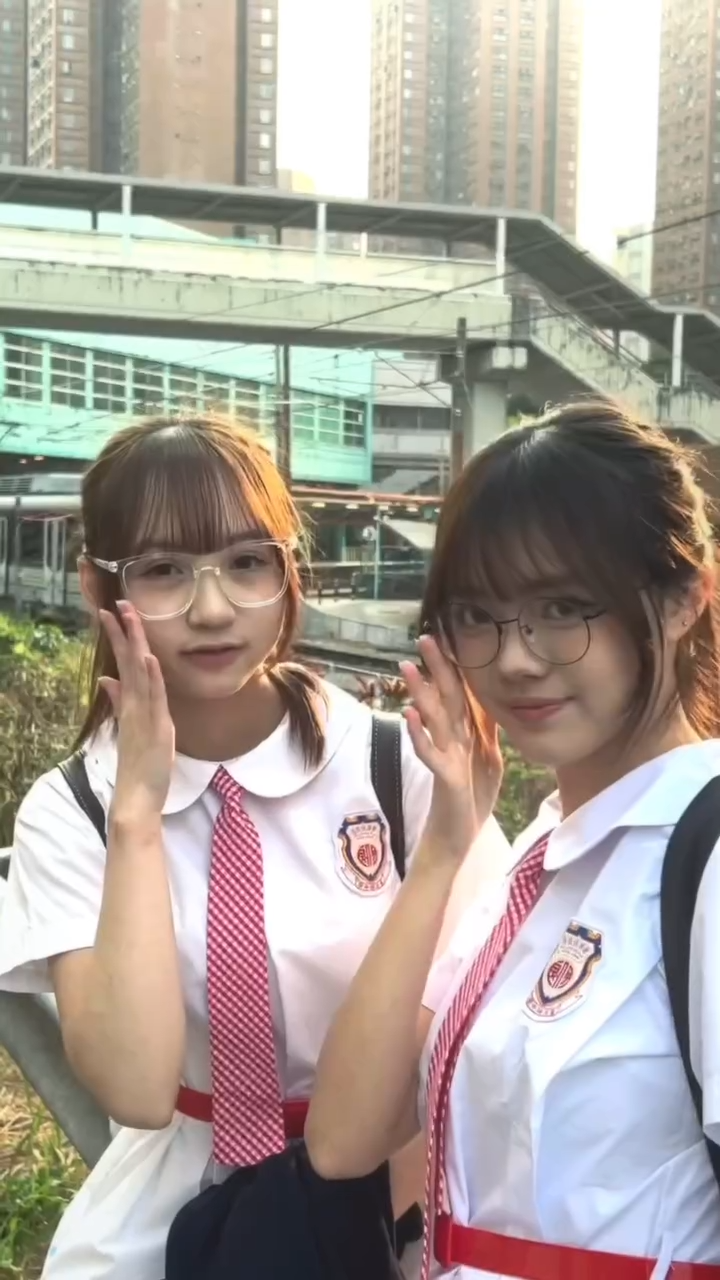 Jablehk-hongkongschoolgirl8-032.png