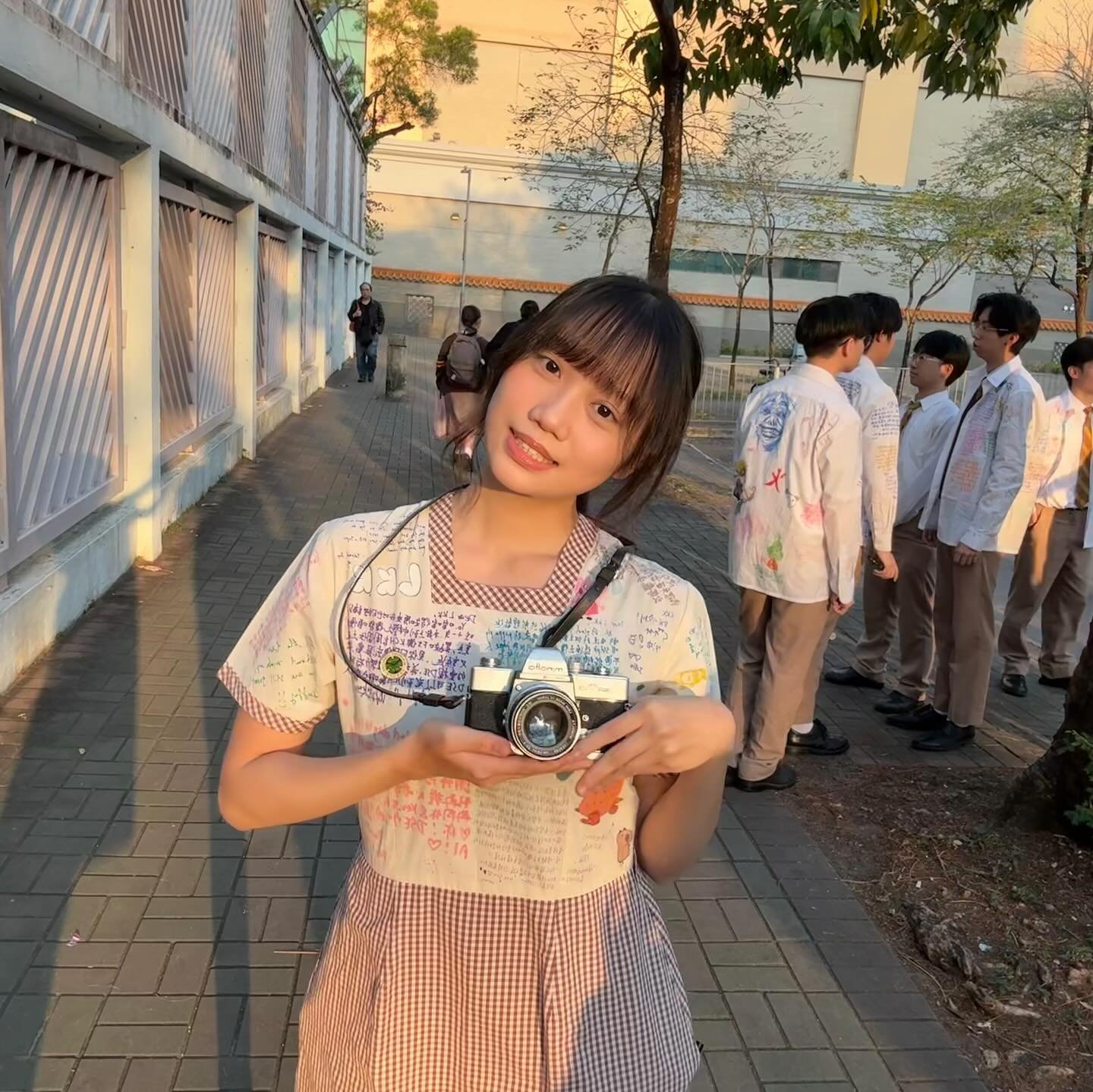 Jablehk-hongkongschoolgirl8-002.jpg