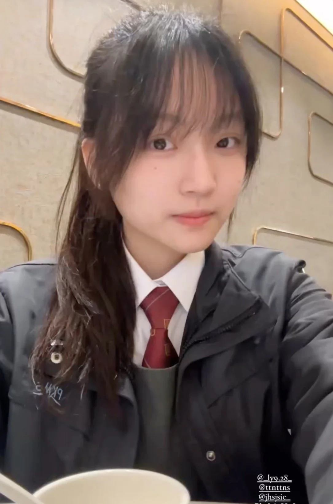 Jablehk-hongkongschoolgirl8-005.jpg