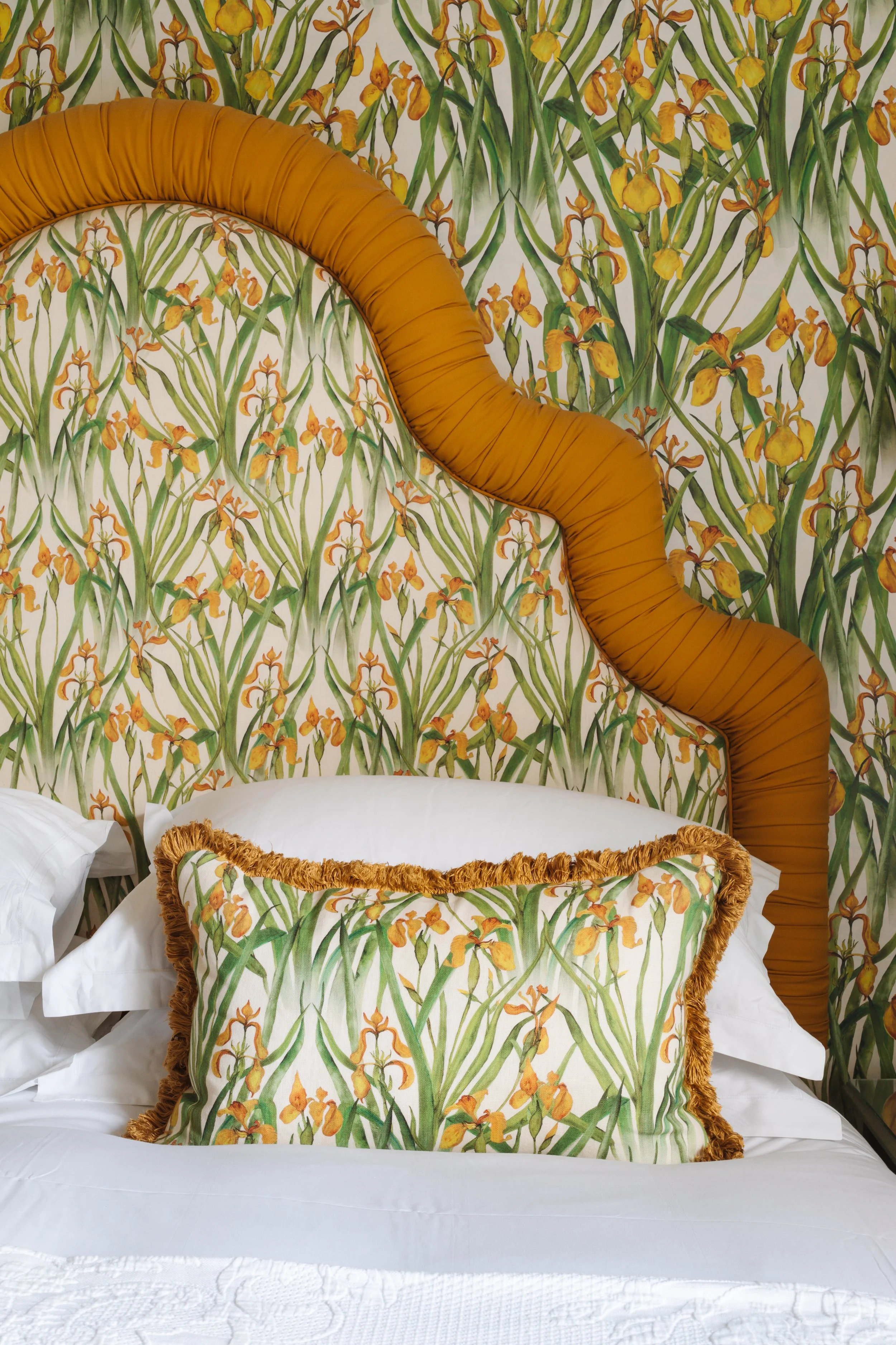 Thyme-Lodge-YellowIris-FreddieEllams-1.jpg