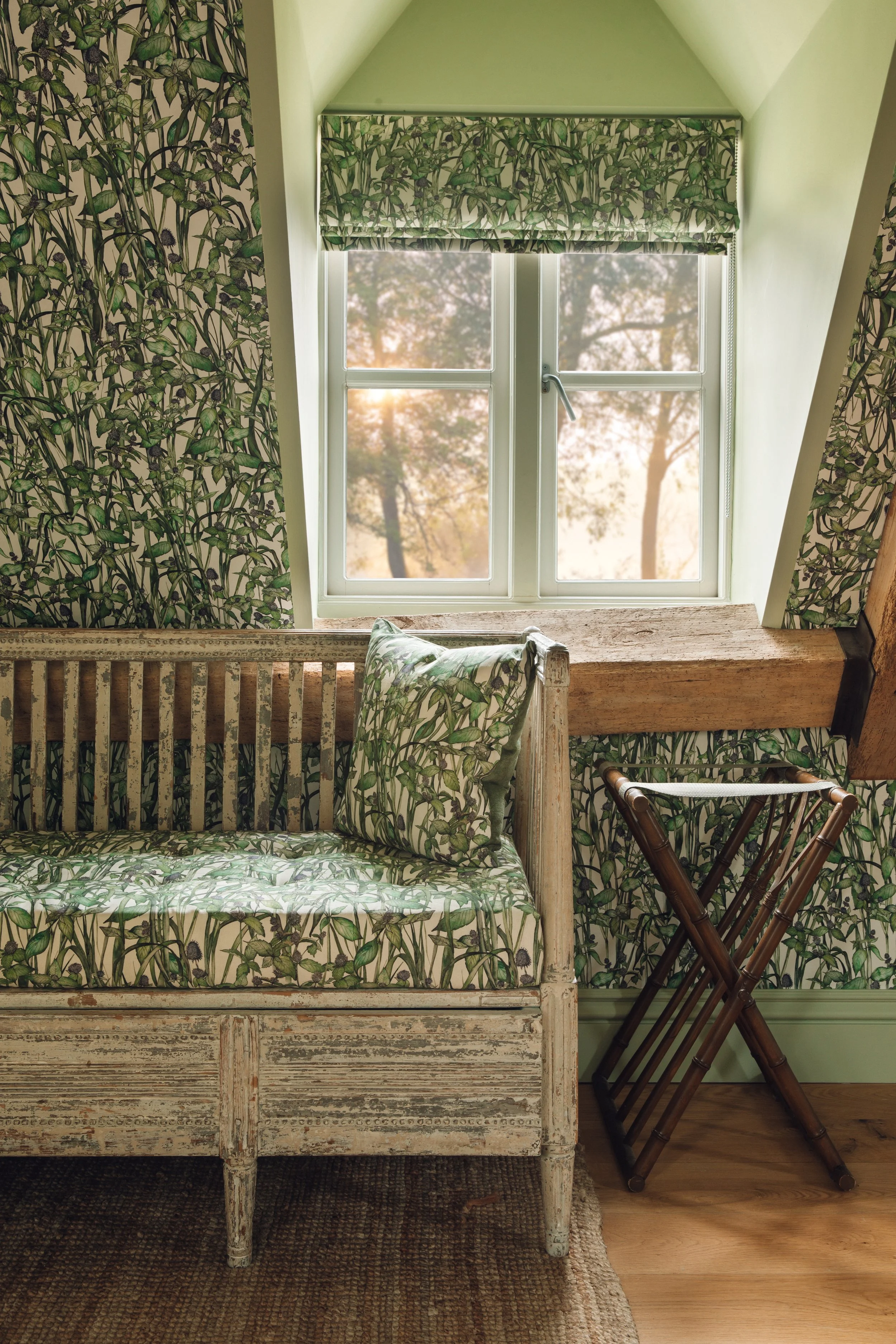 Thyme-Bedroom-Elegant-Rivermint-FreddieEllams.jpg