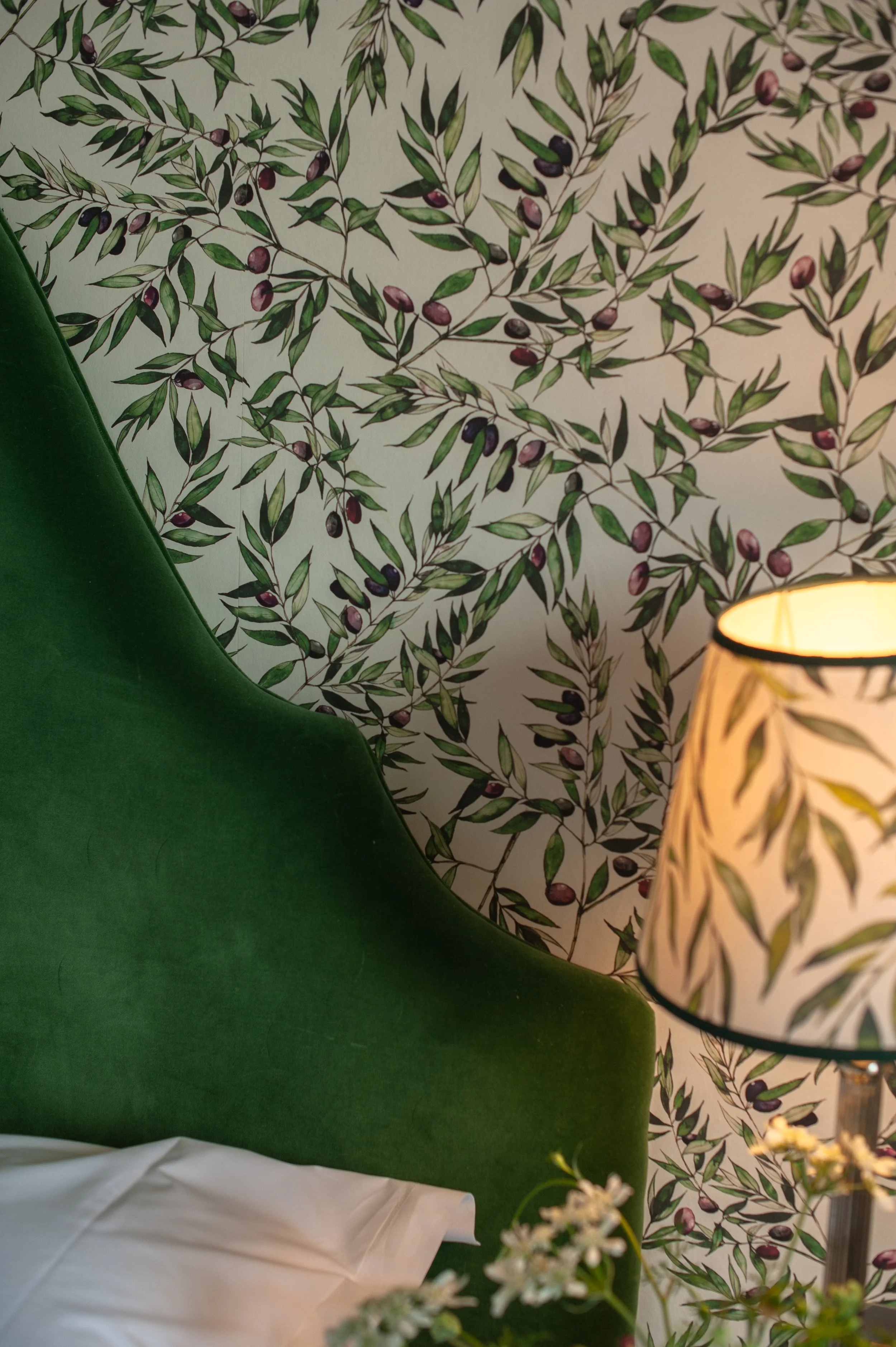 Bertioli-Olive-Wallpaper-Fabric-FreddieEllams-4.jpg