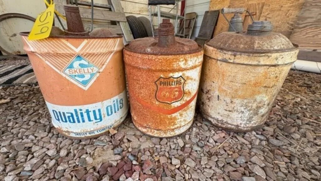 oil cans.jpg