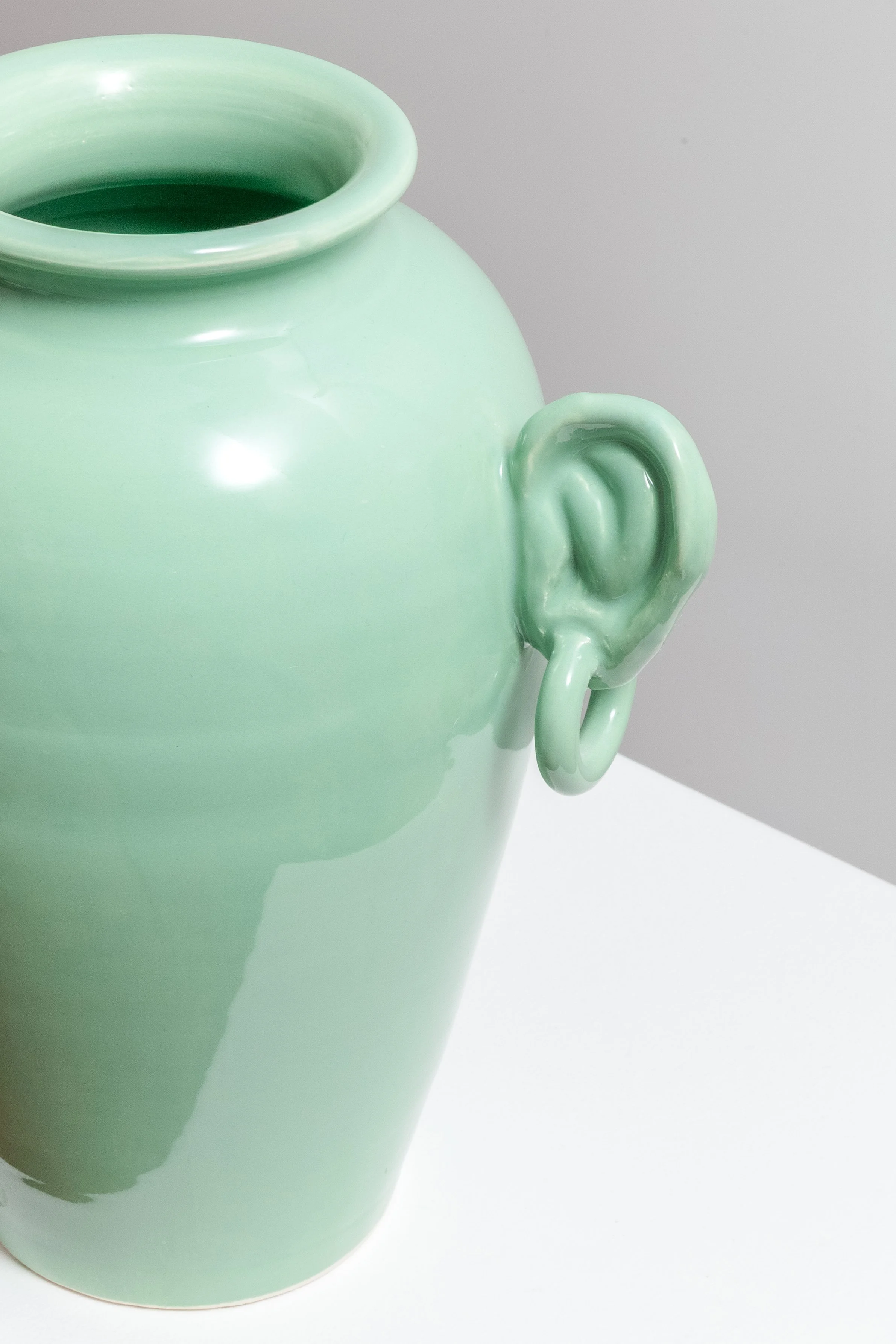 EARS_VASE_GREEN_WWW.LOLAMAYERAS.COM_IG_LOLAMAYERAS_HQ_IMG_7540-Edit.jpg
